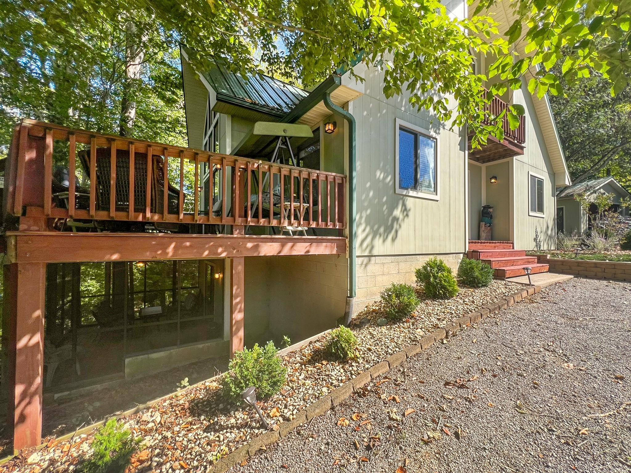 244 Arlington Ct Property Photo