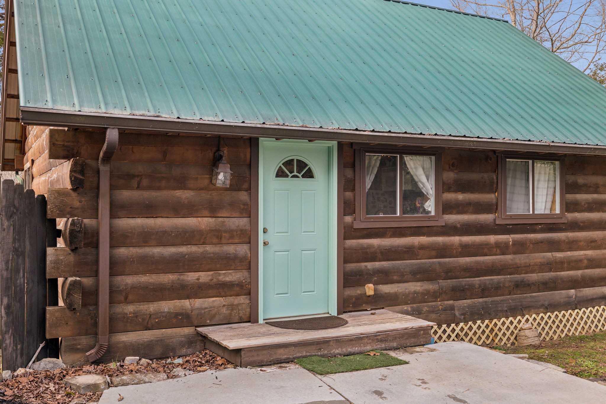 6823 Piney River Rd, N Property Photo 1