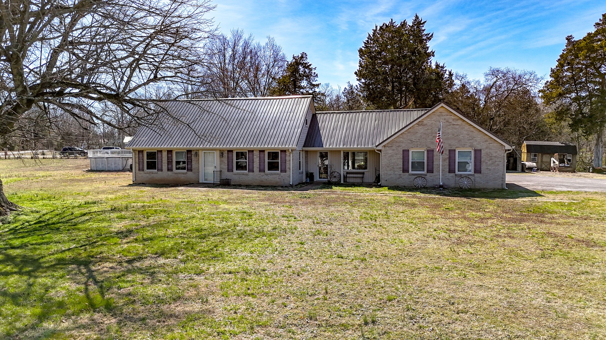 1621 Highway 41a, N Property Photo 1