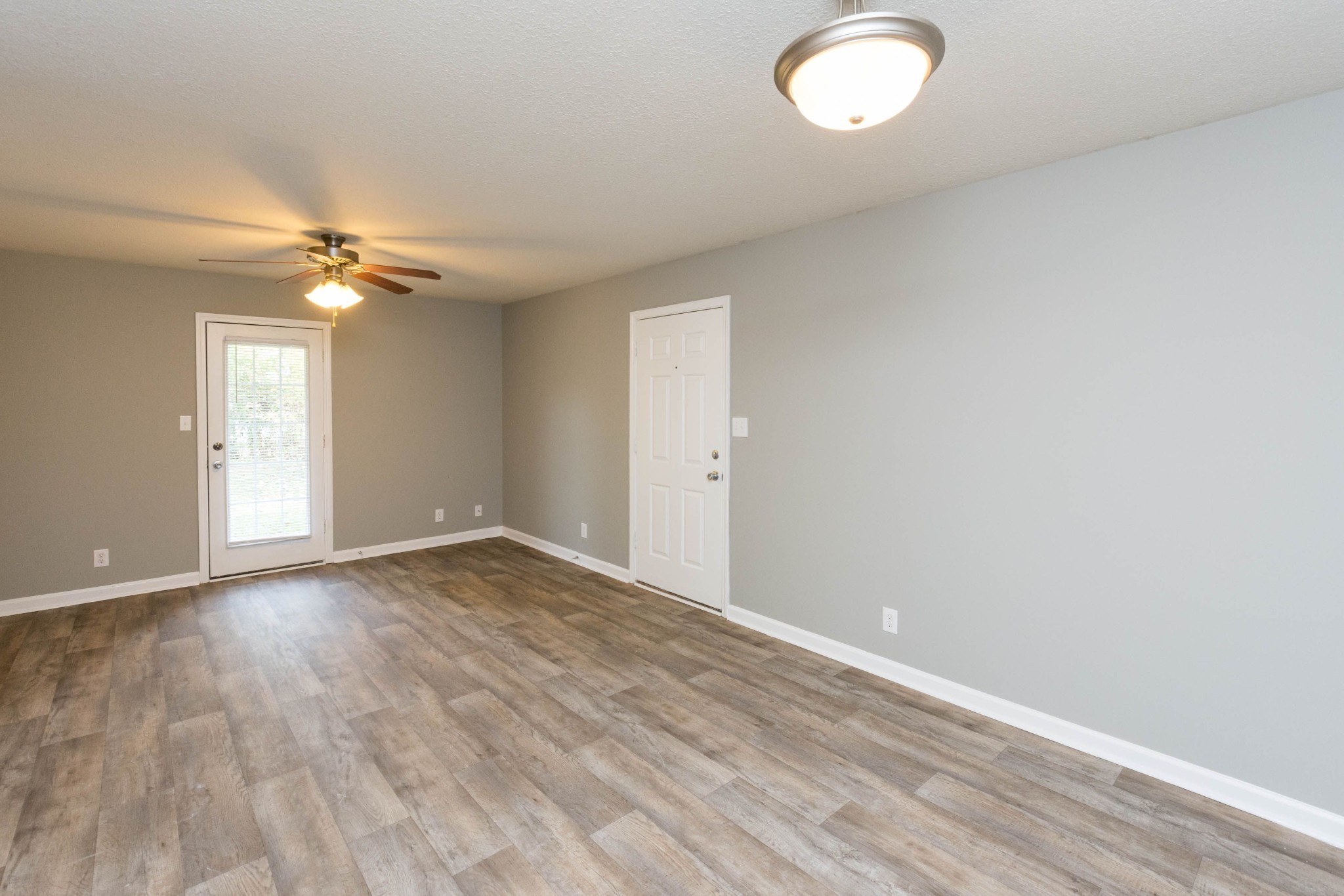 3301 Royster Ln Property Photo 5