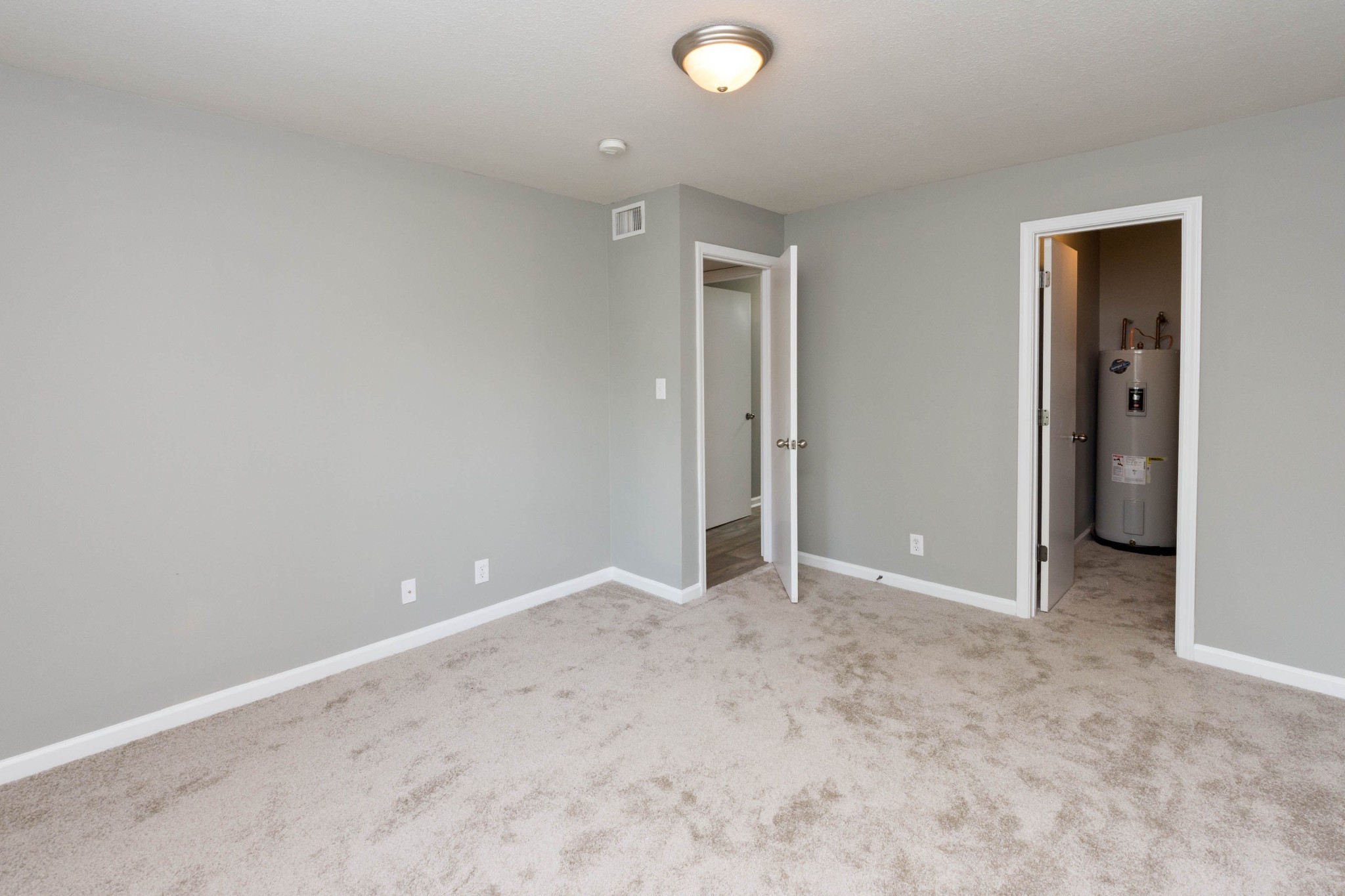 3301 Royster Ln Property Photo 12