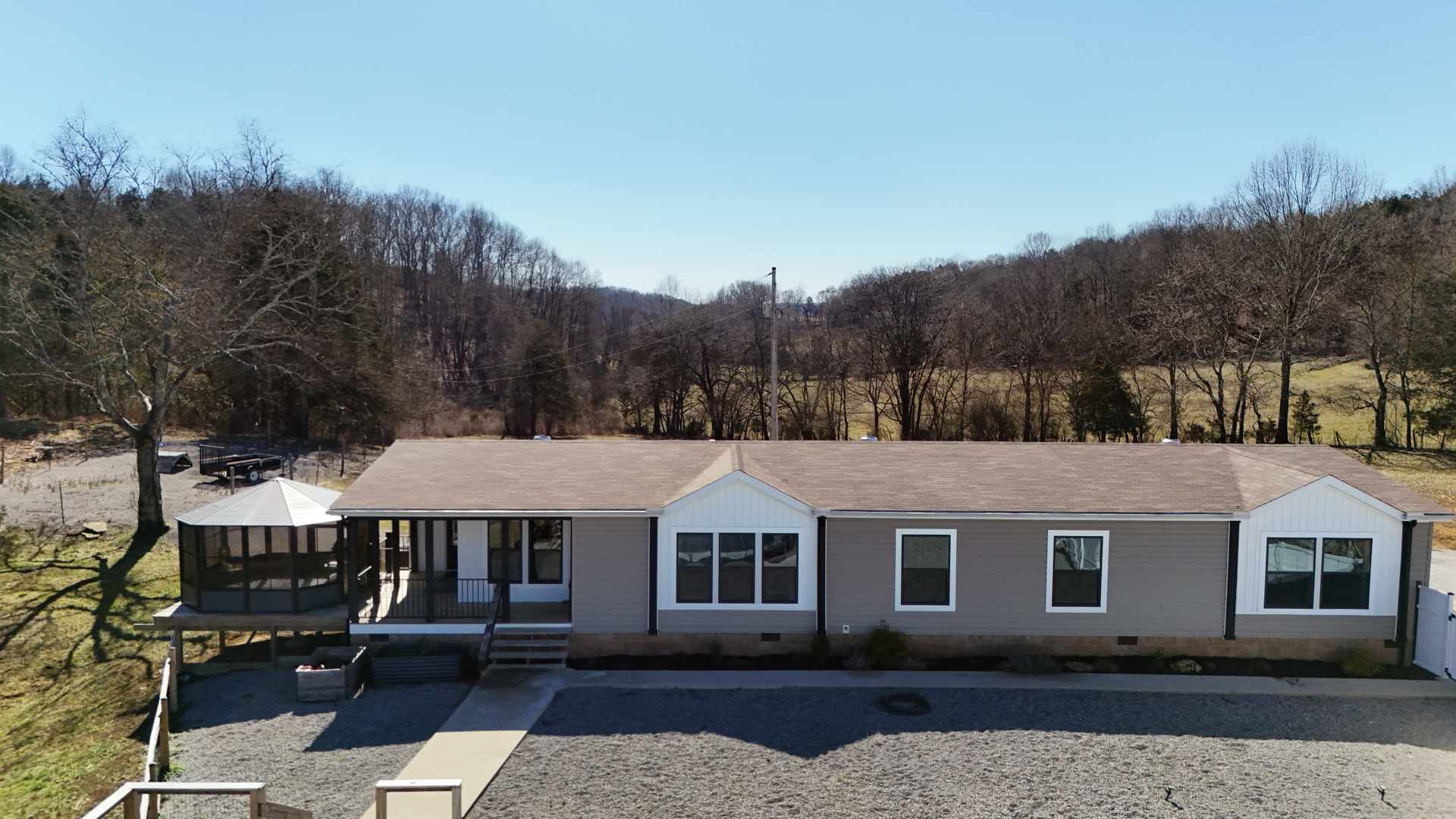 2695 Leslie Rd Property Photo