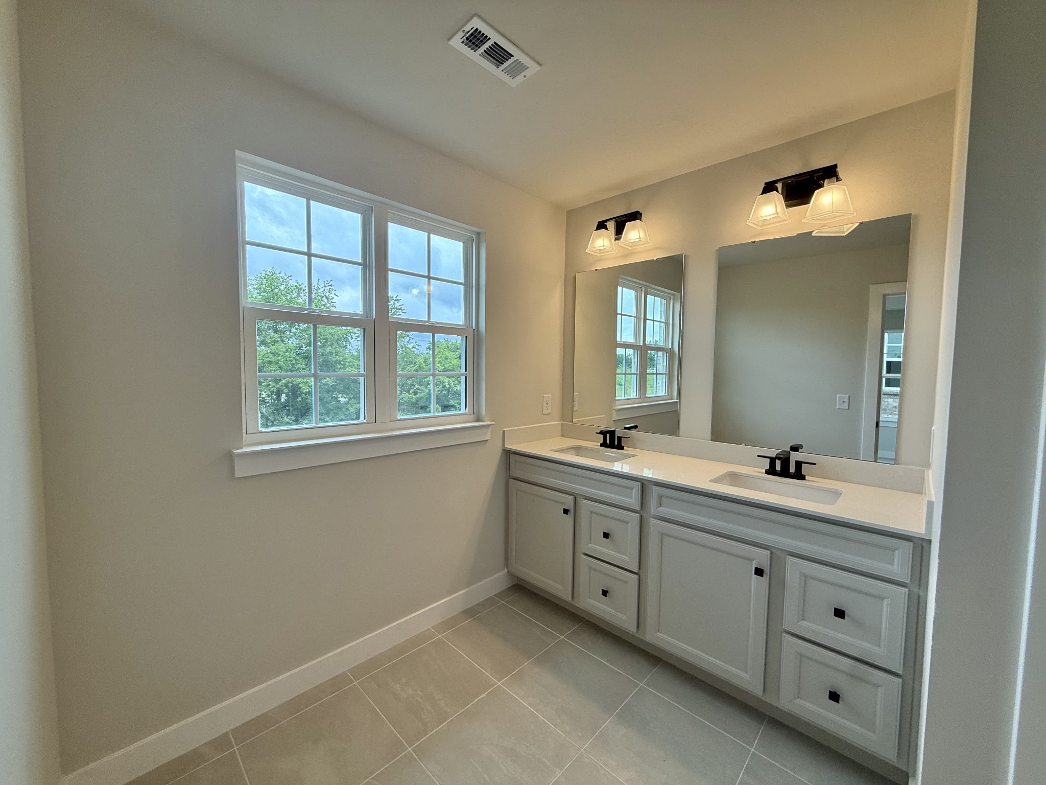 1153 Savannah Ave Property Photo 34