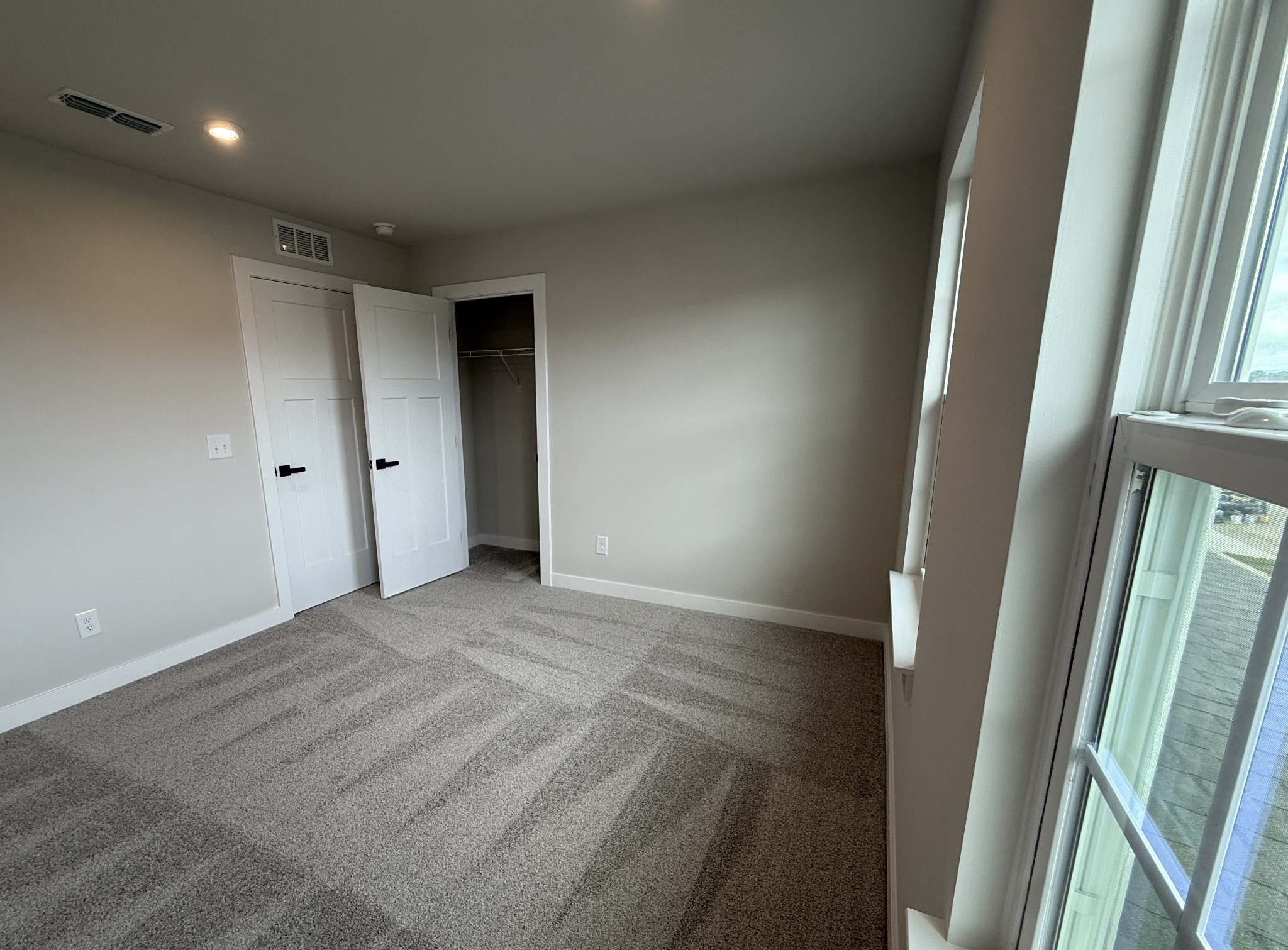 1153 Savannah Ave Property Photo 39