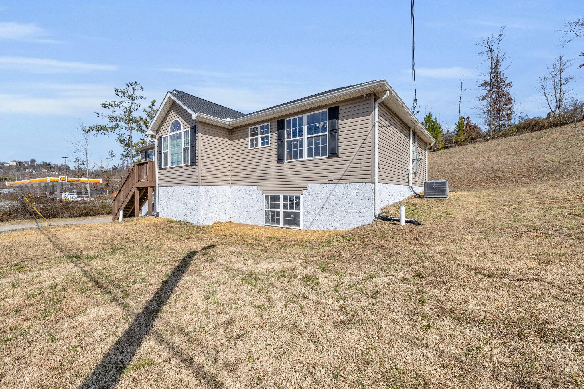 8115 Standifer Gap Road Property Photo 2