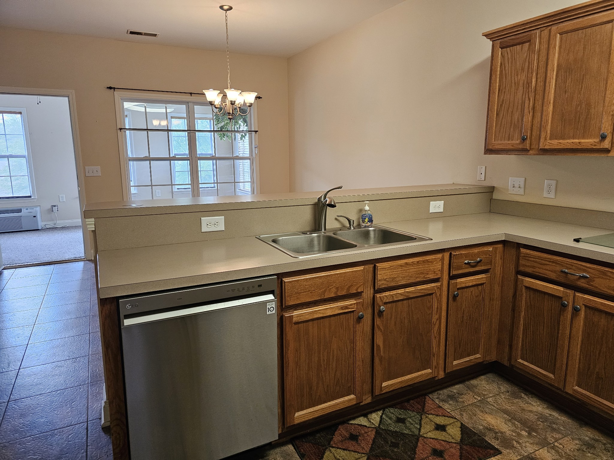 215 Wrennewood Ln Property Photo 8