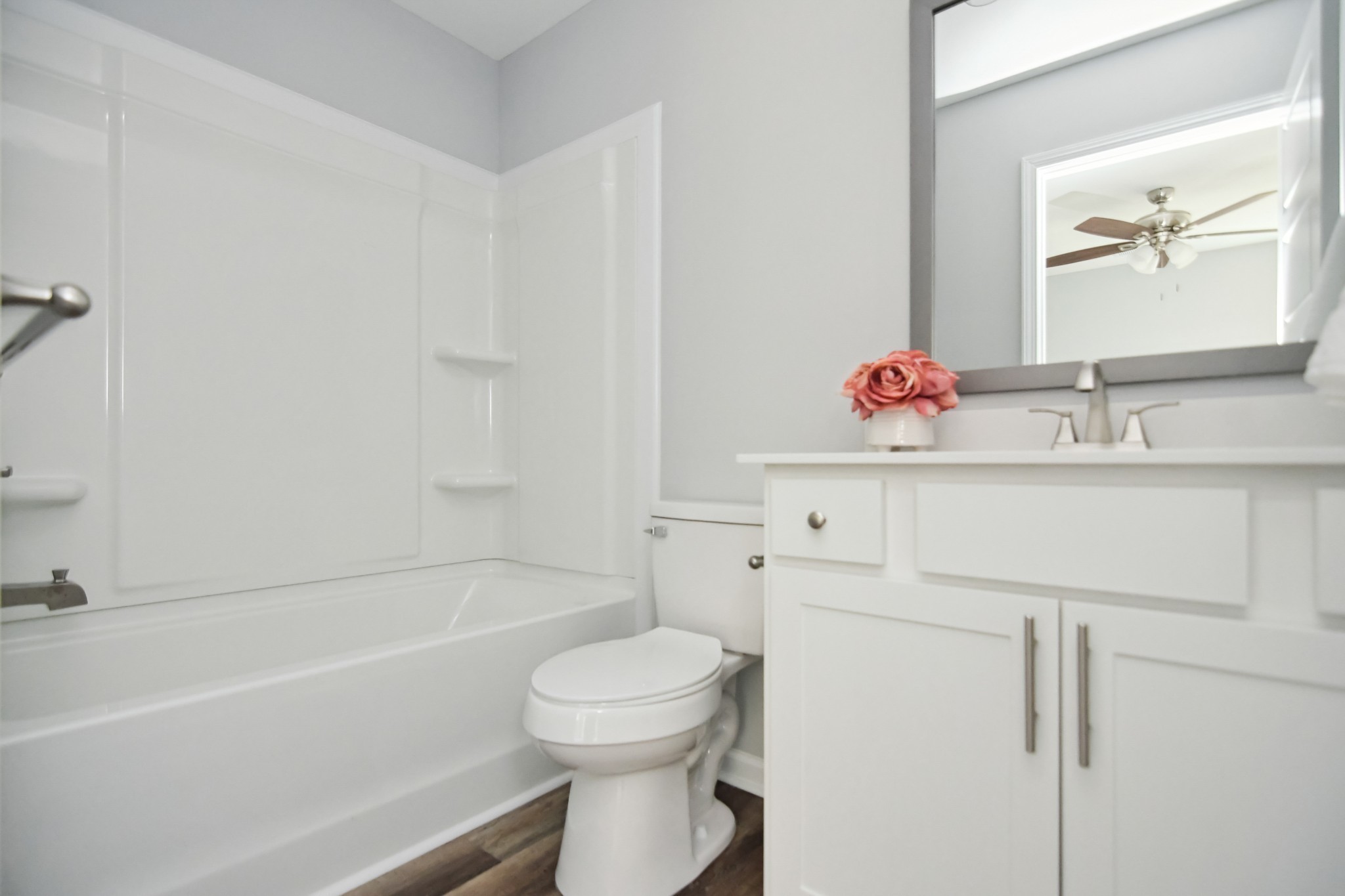 100 Henry Dr Property Photo 13