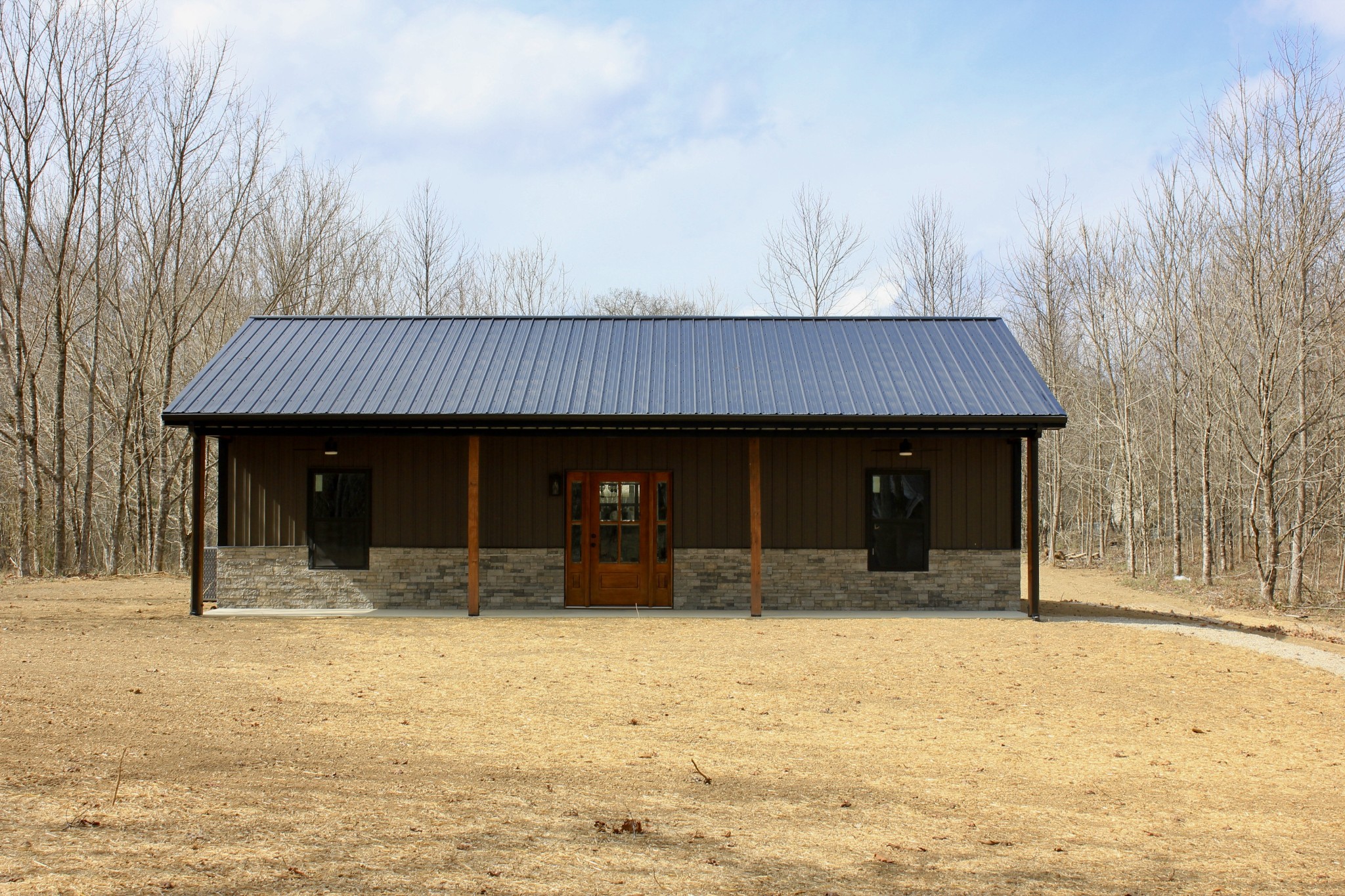 913 Summerfield Rd Property Photo