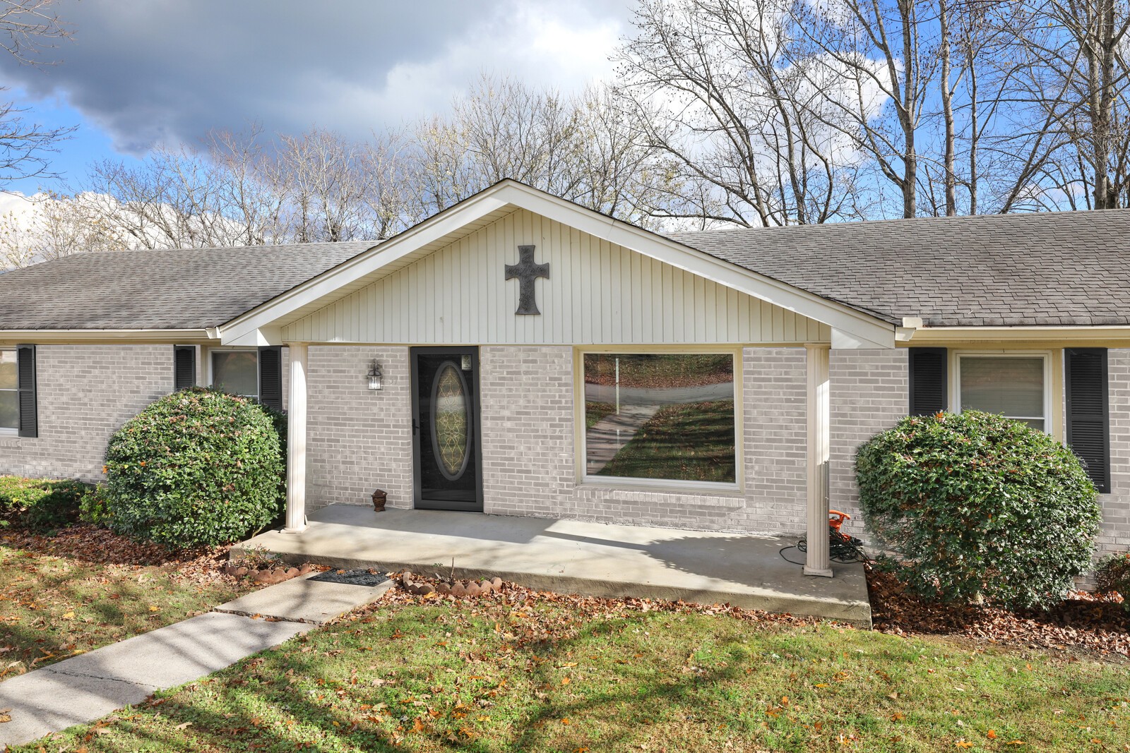157 Hillcrest Cir Property Photo 4