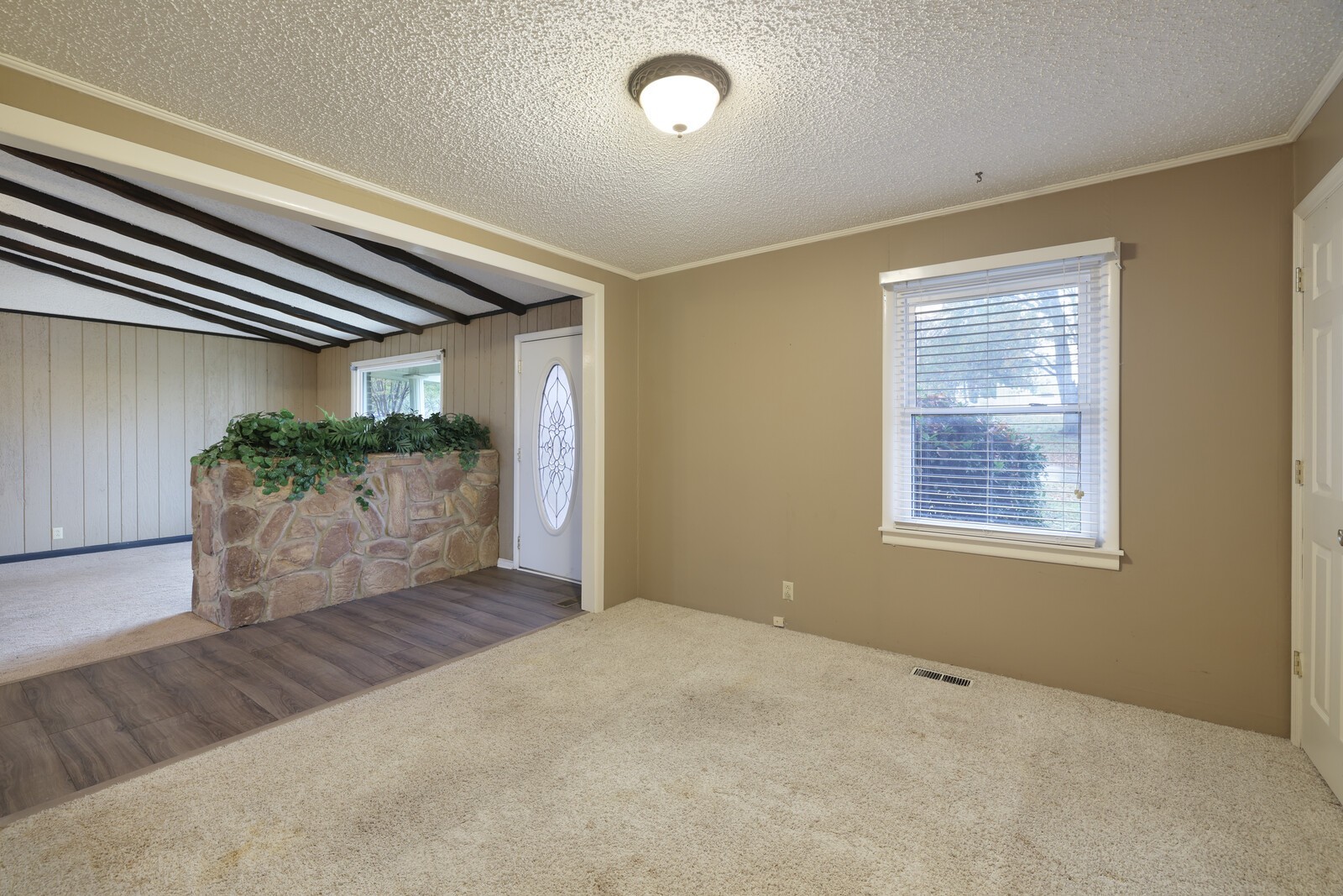 157 Hillcrest Cir Property Photo 9