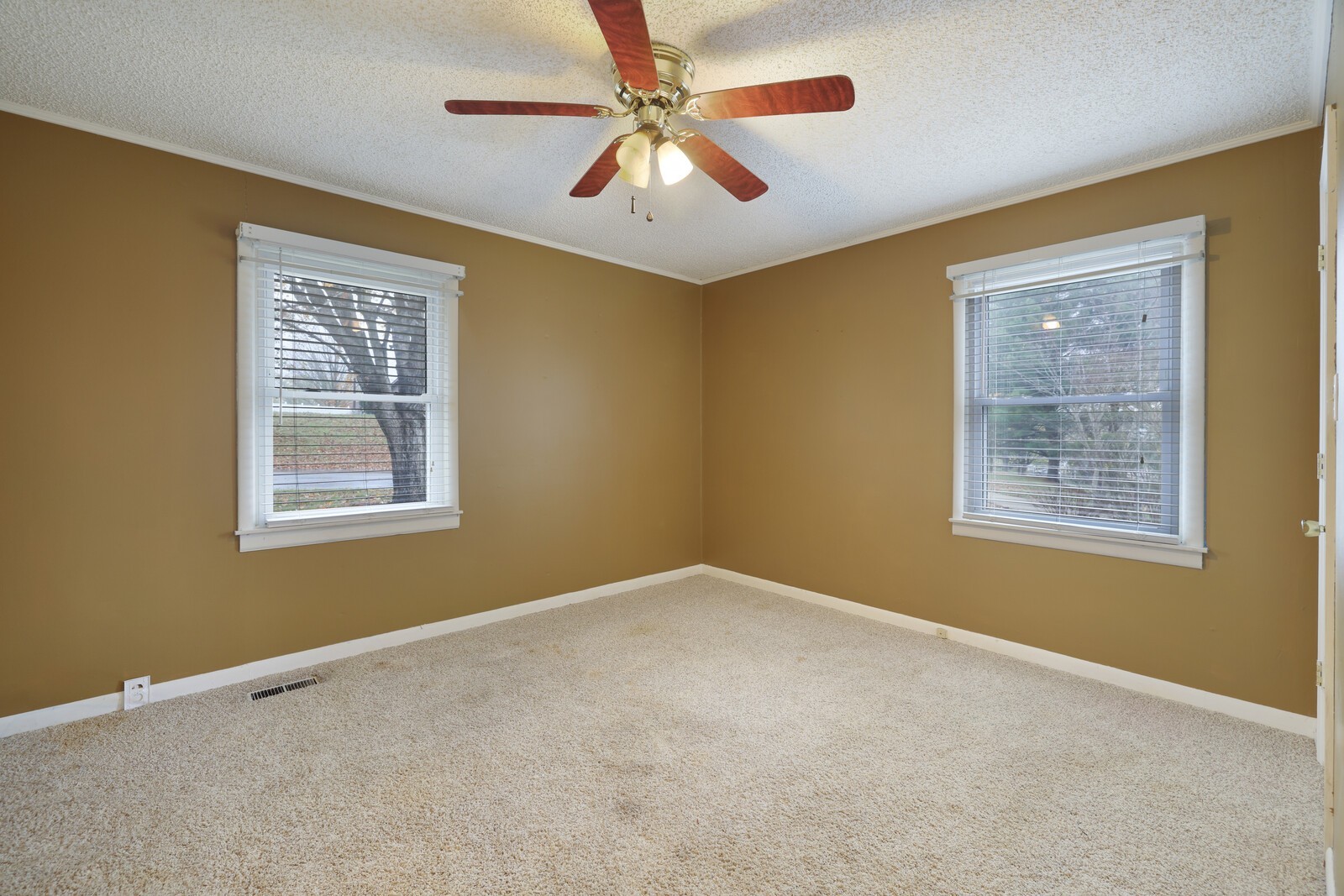 157 Hillcrest Cir Property Photo 22