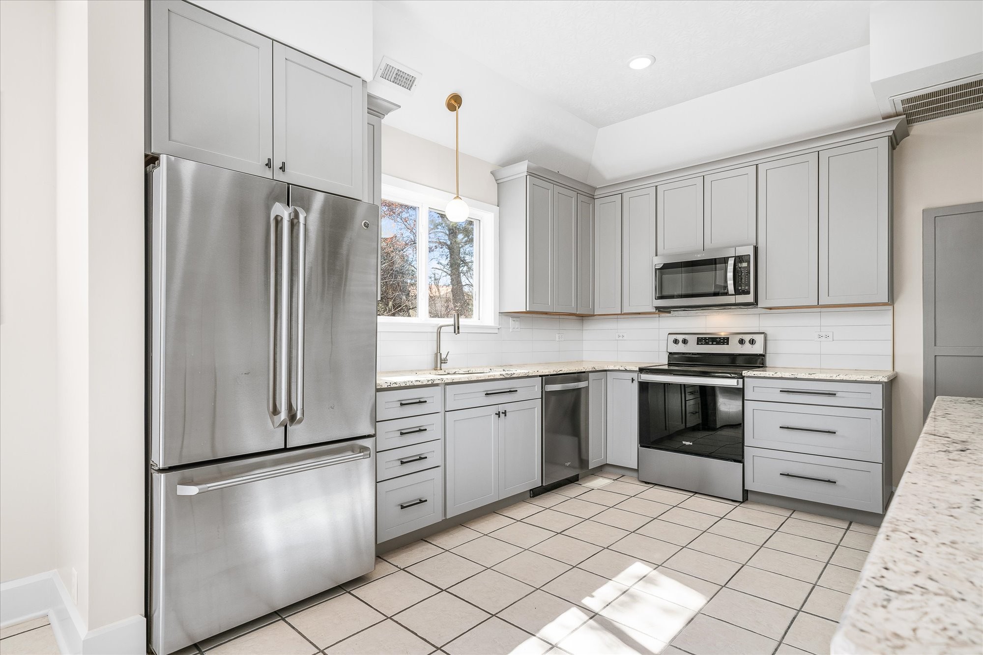 185 Tubular Dr Property Photo 3