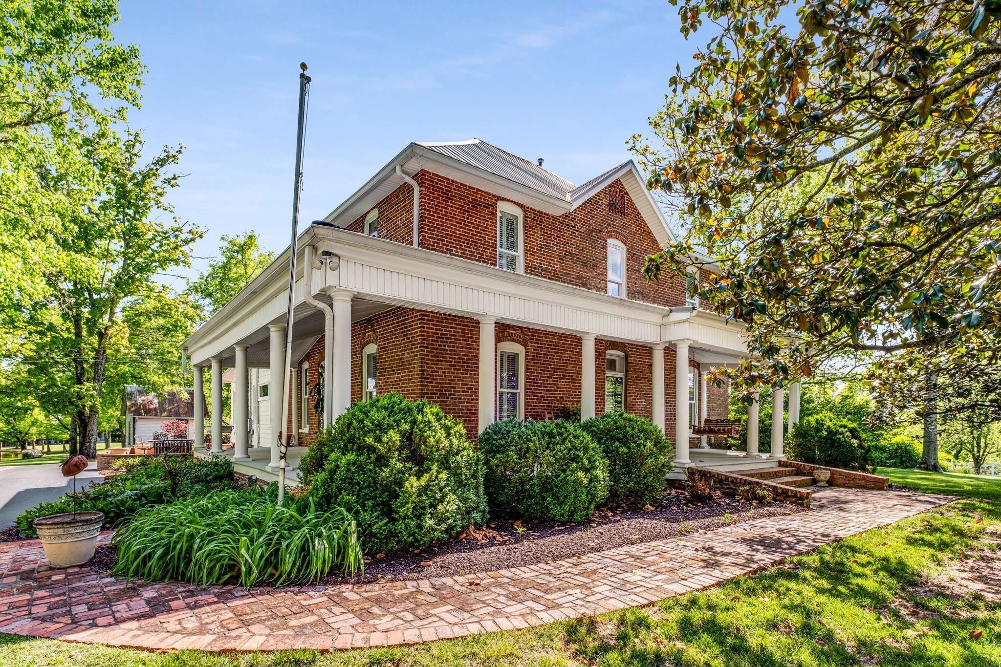 405 Webb Rd, W Property Photo
