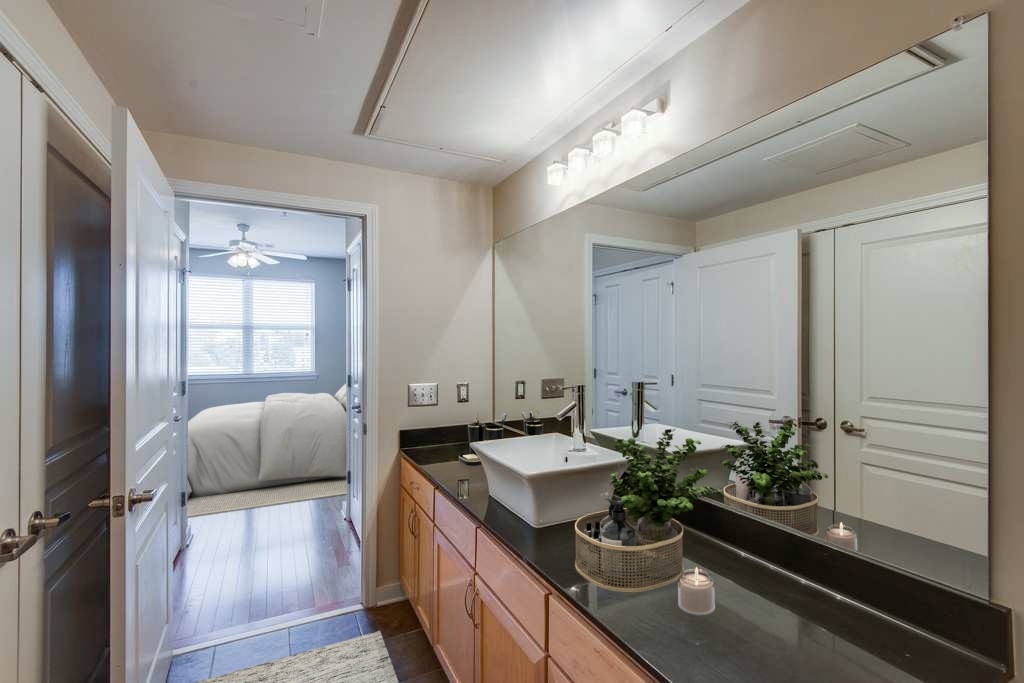 3000 Vanderbilt Pl Property Photo 23