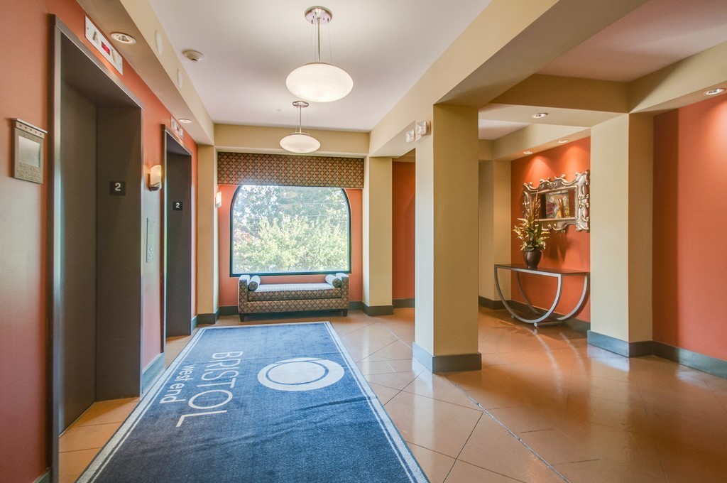 3000 Vanderbilt Pl Property Photo 28