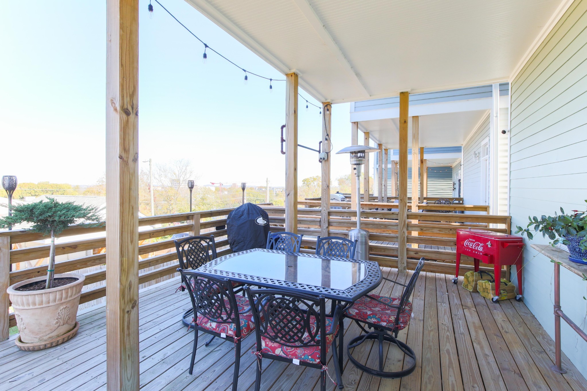 2306 Batavia St Property Photo 5