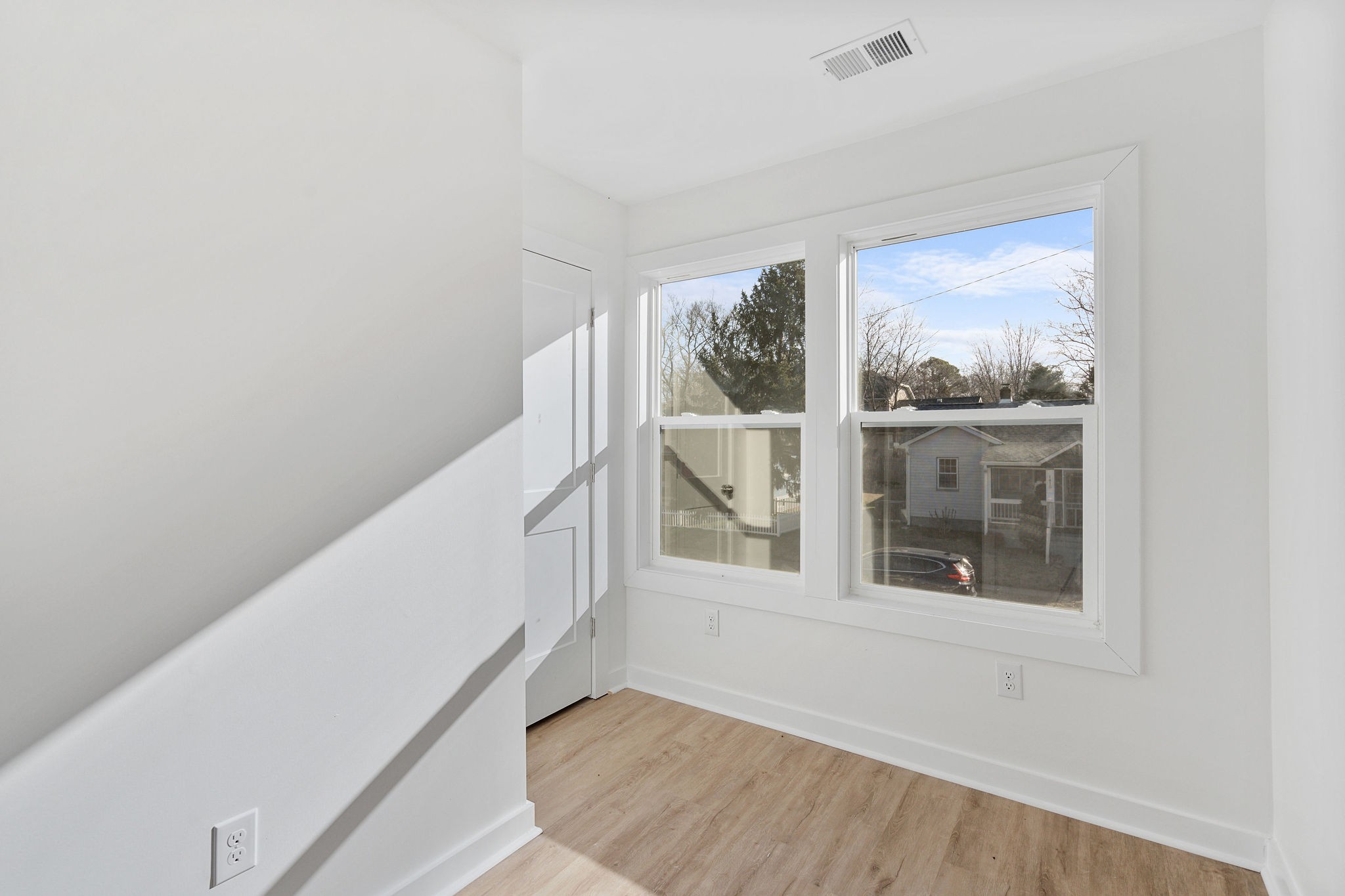 1414 Bryan St Property Photo 26