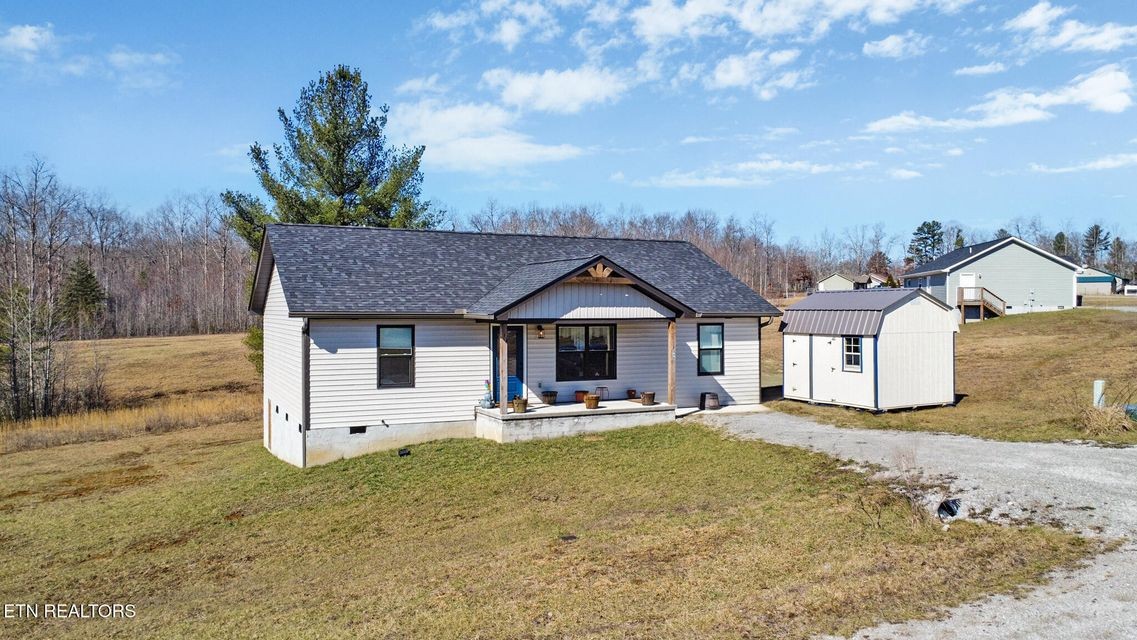 346 Butterfly Ln Property Photo