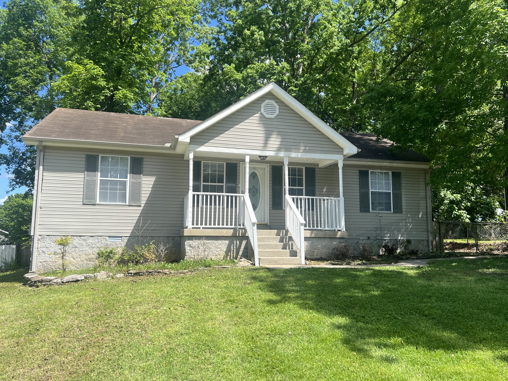 420 Jonesboro Ct Property Photo