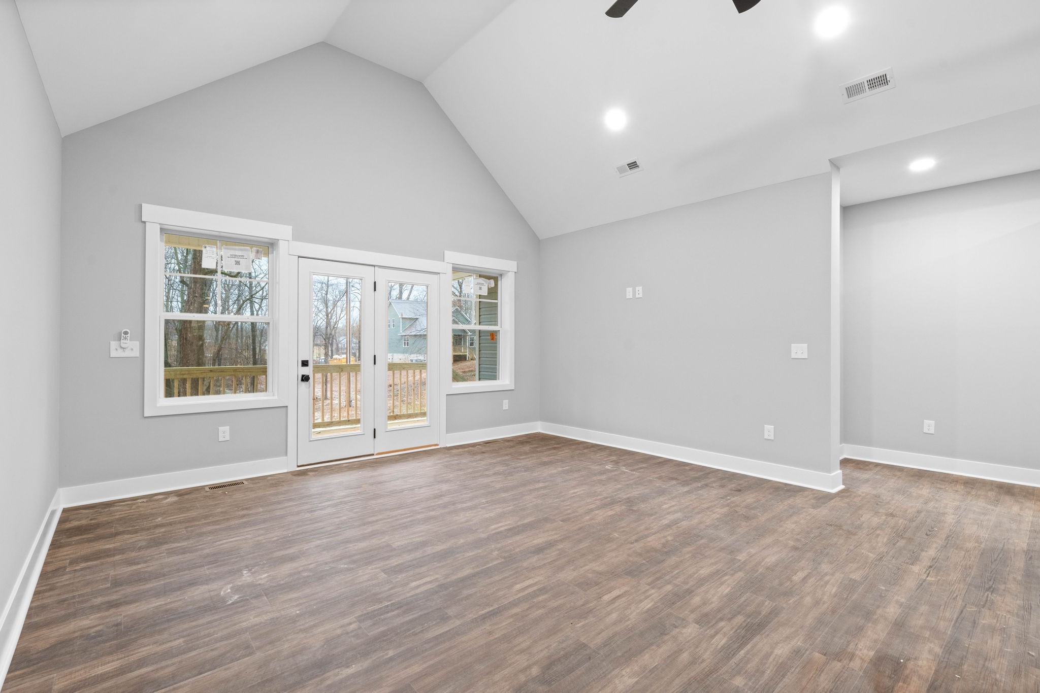 2838 Thrush Dr Property Photo 8