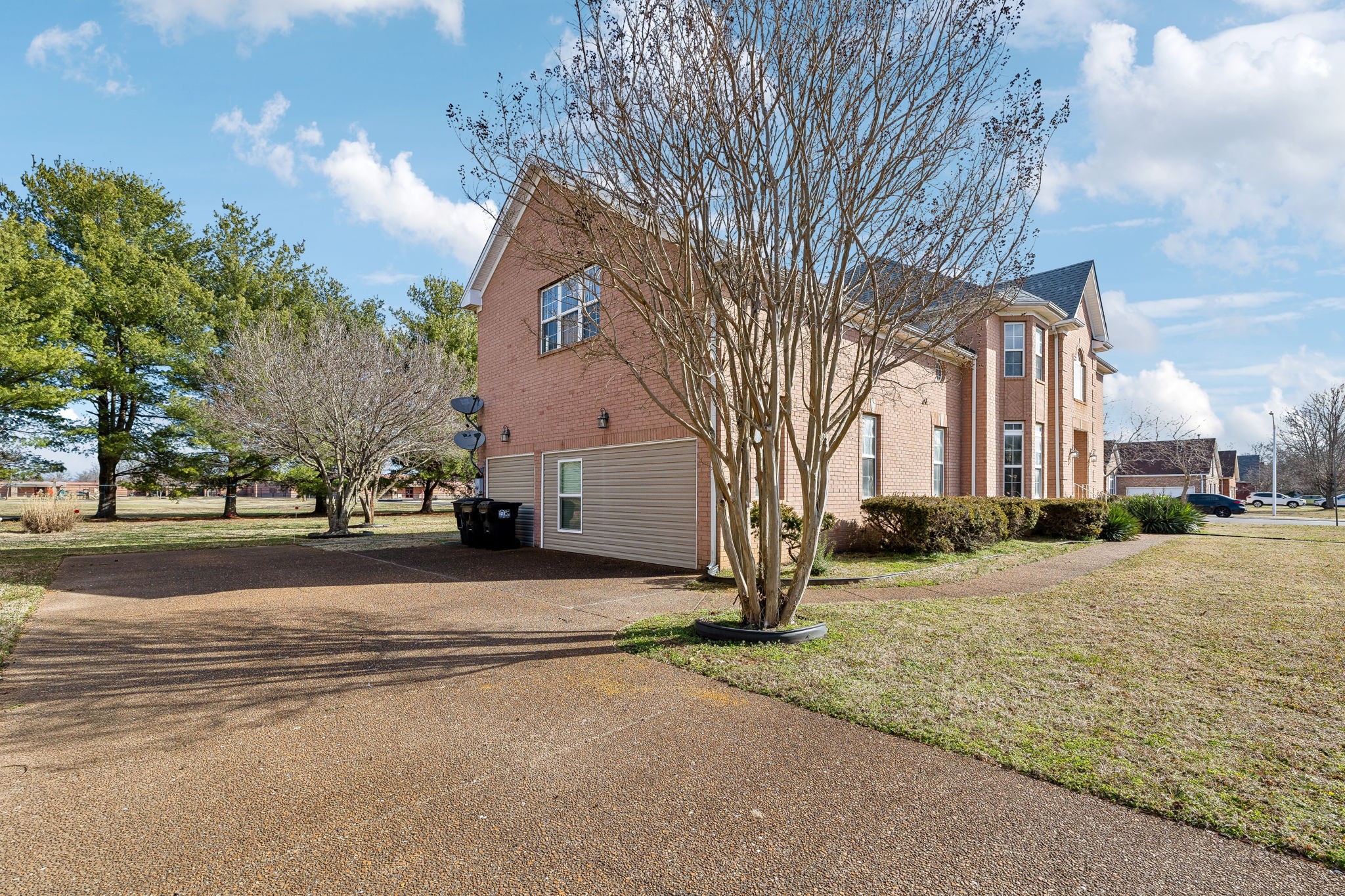 2326 Amber Glen Dr Property Photo 45