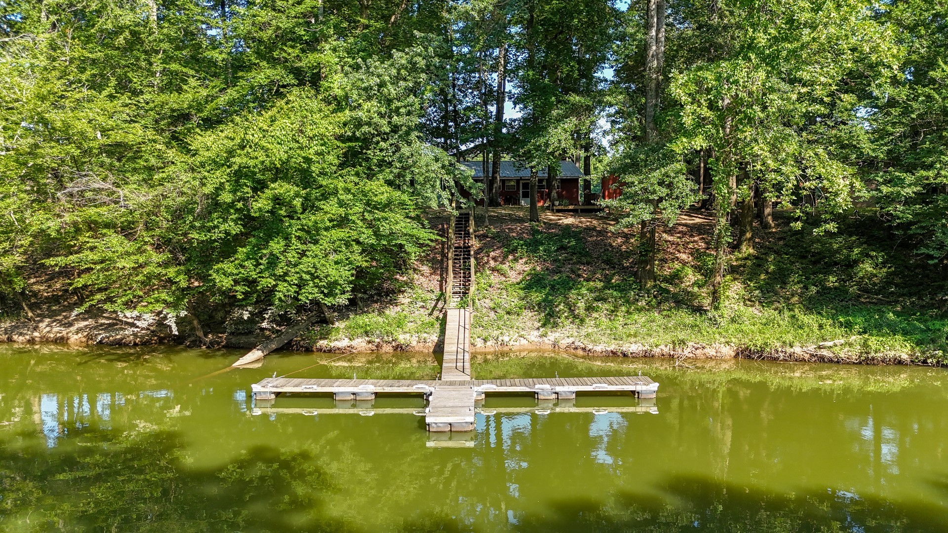 300 Teal Ln Property Photo