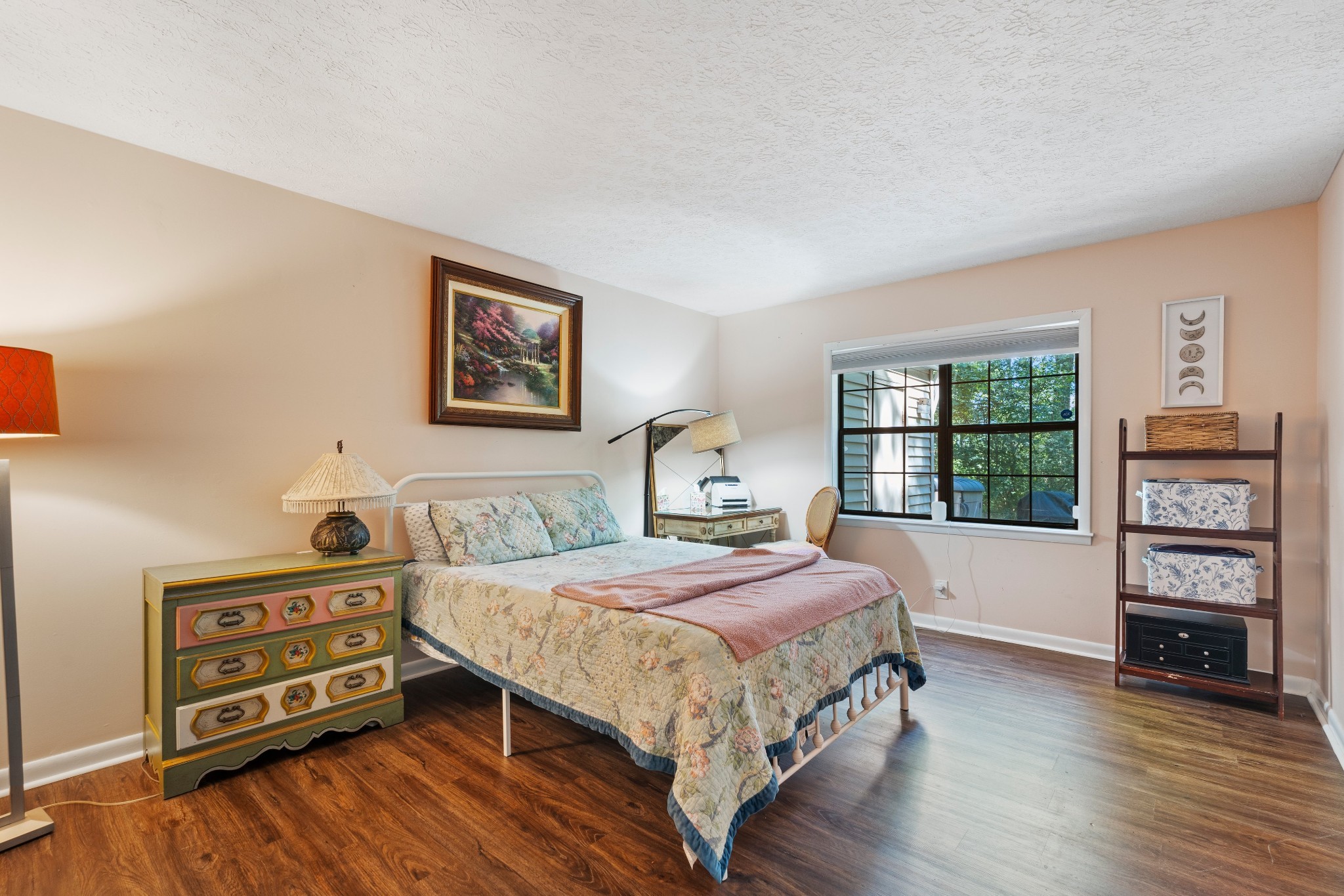 527 Stacy Square Ter Property Photo 12