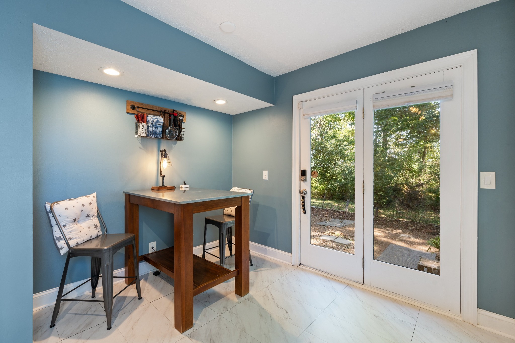 527 Stacy Square Ter Property Photo 14