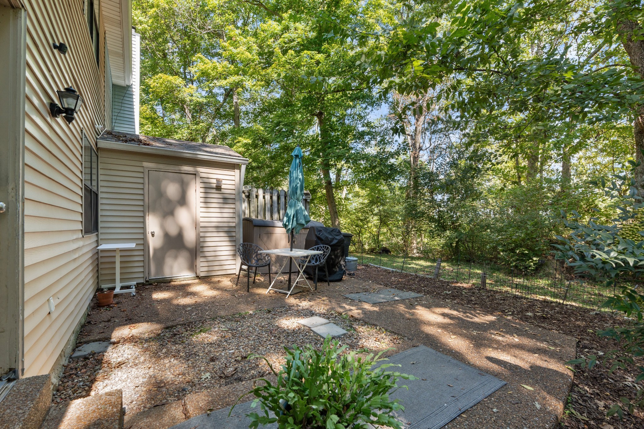 527 Stacy Square Ter Property Photo 23