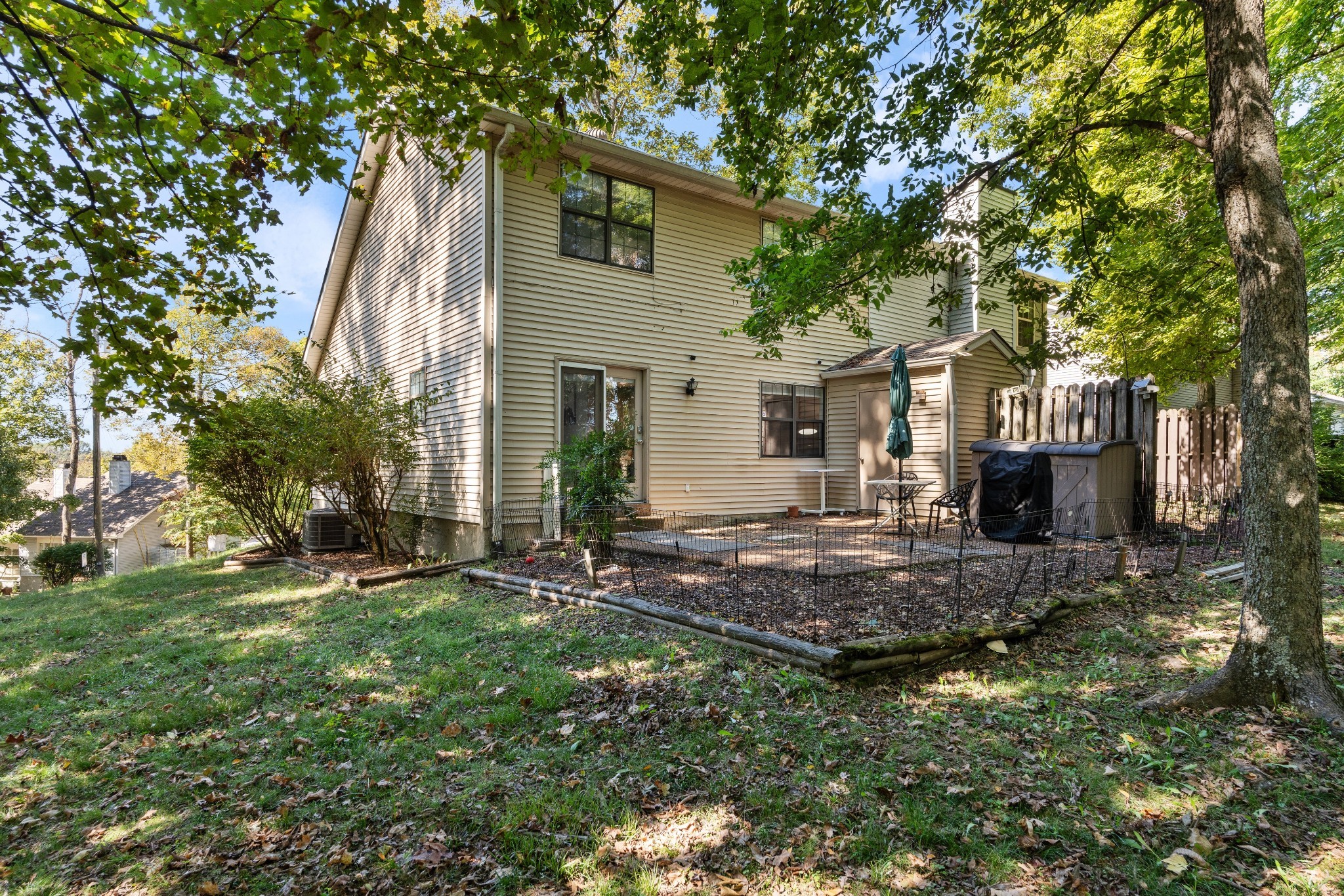 527 Stacy Square Ter Property Photo 24