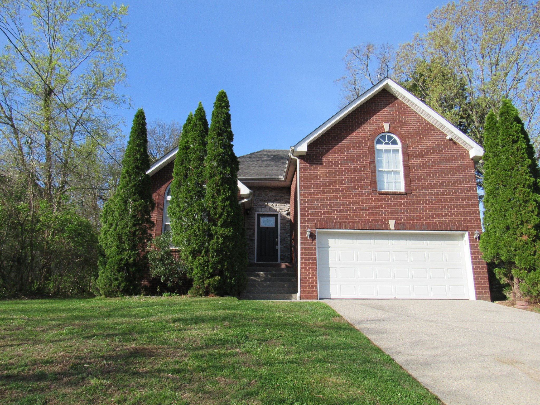 1518 Yarmouth Ln Property Photo 1