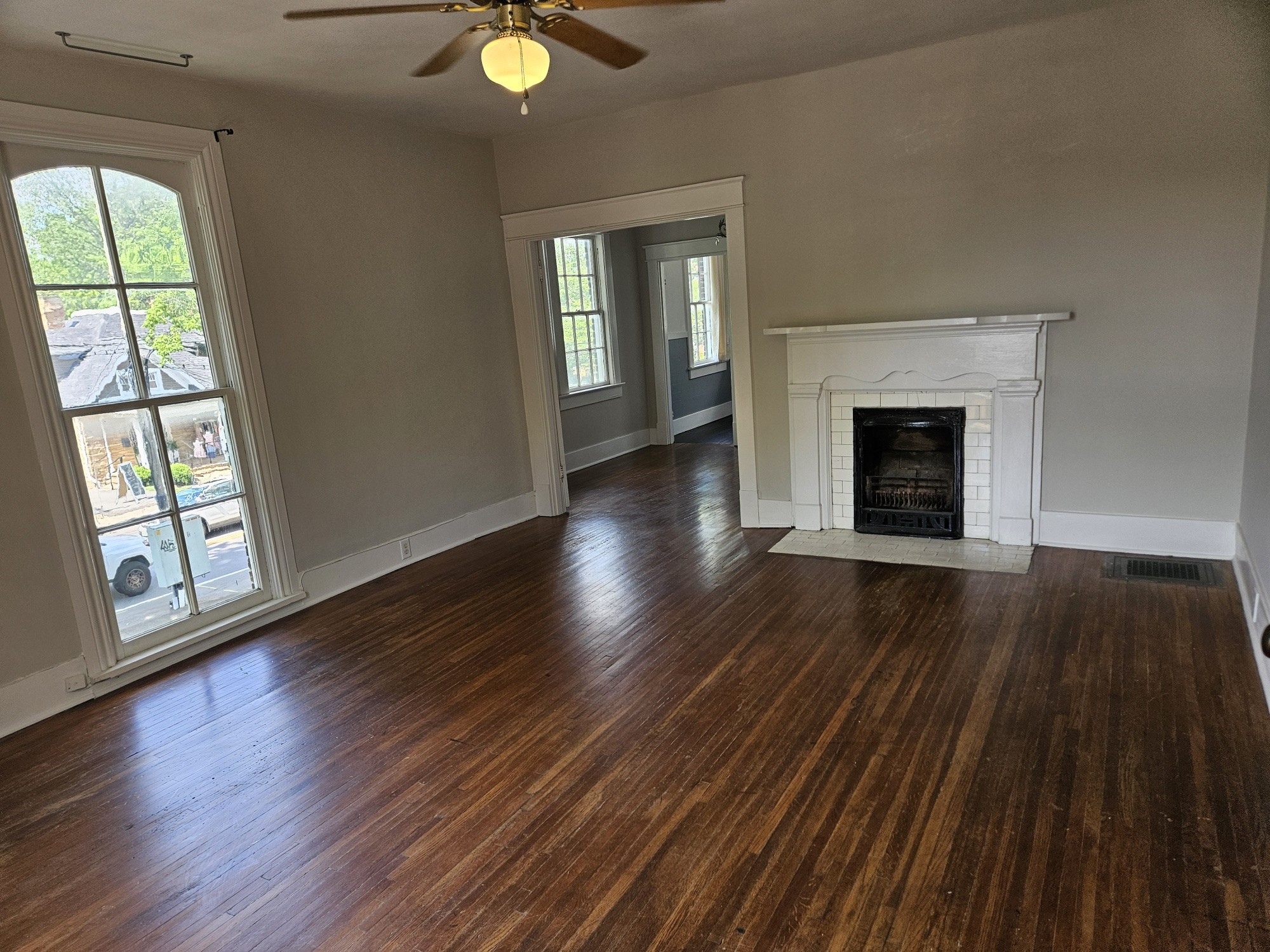 142 5th Ave, N Property Photo 5