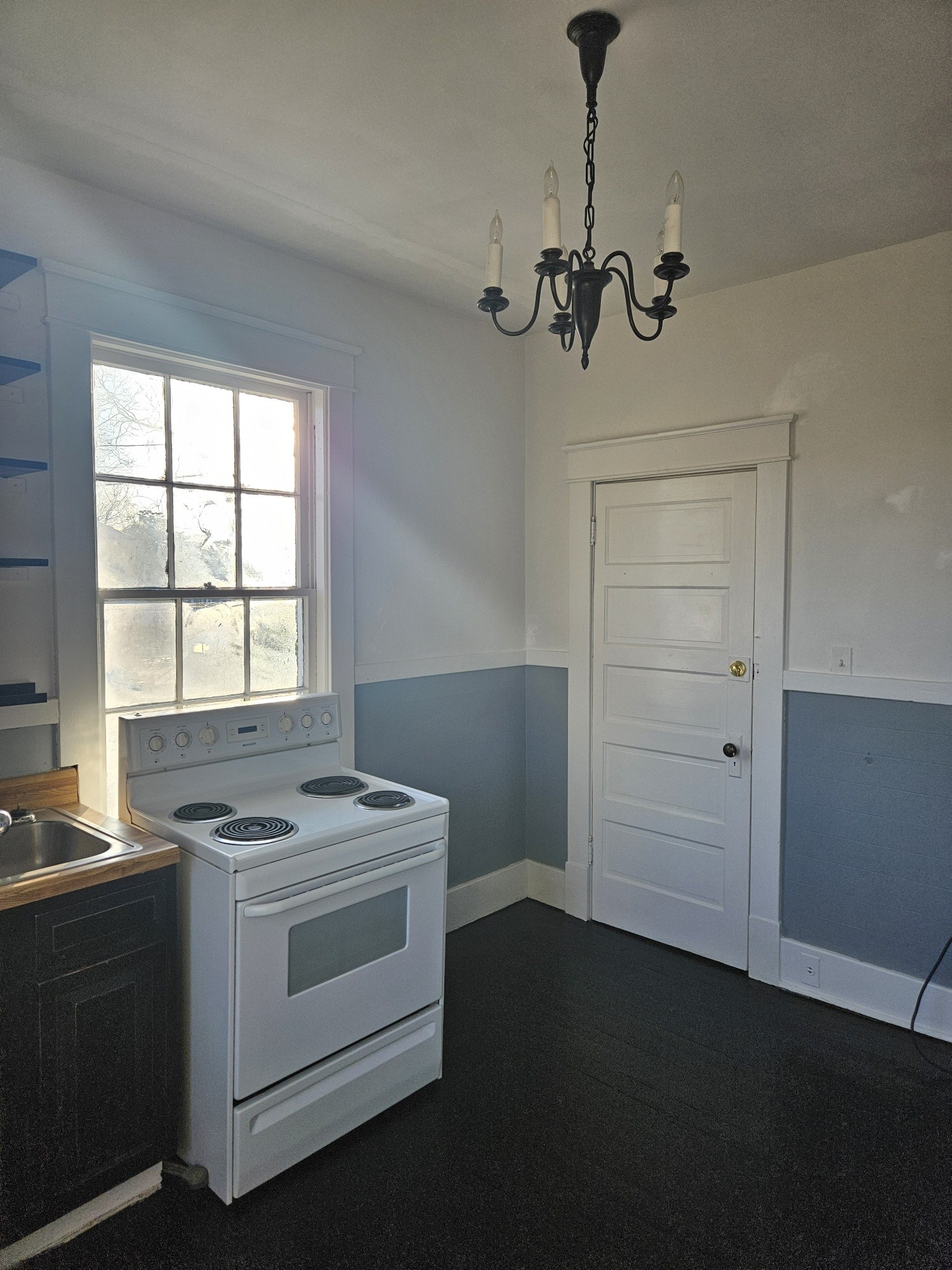 142 5th Ave, N Property Photo 10