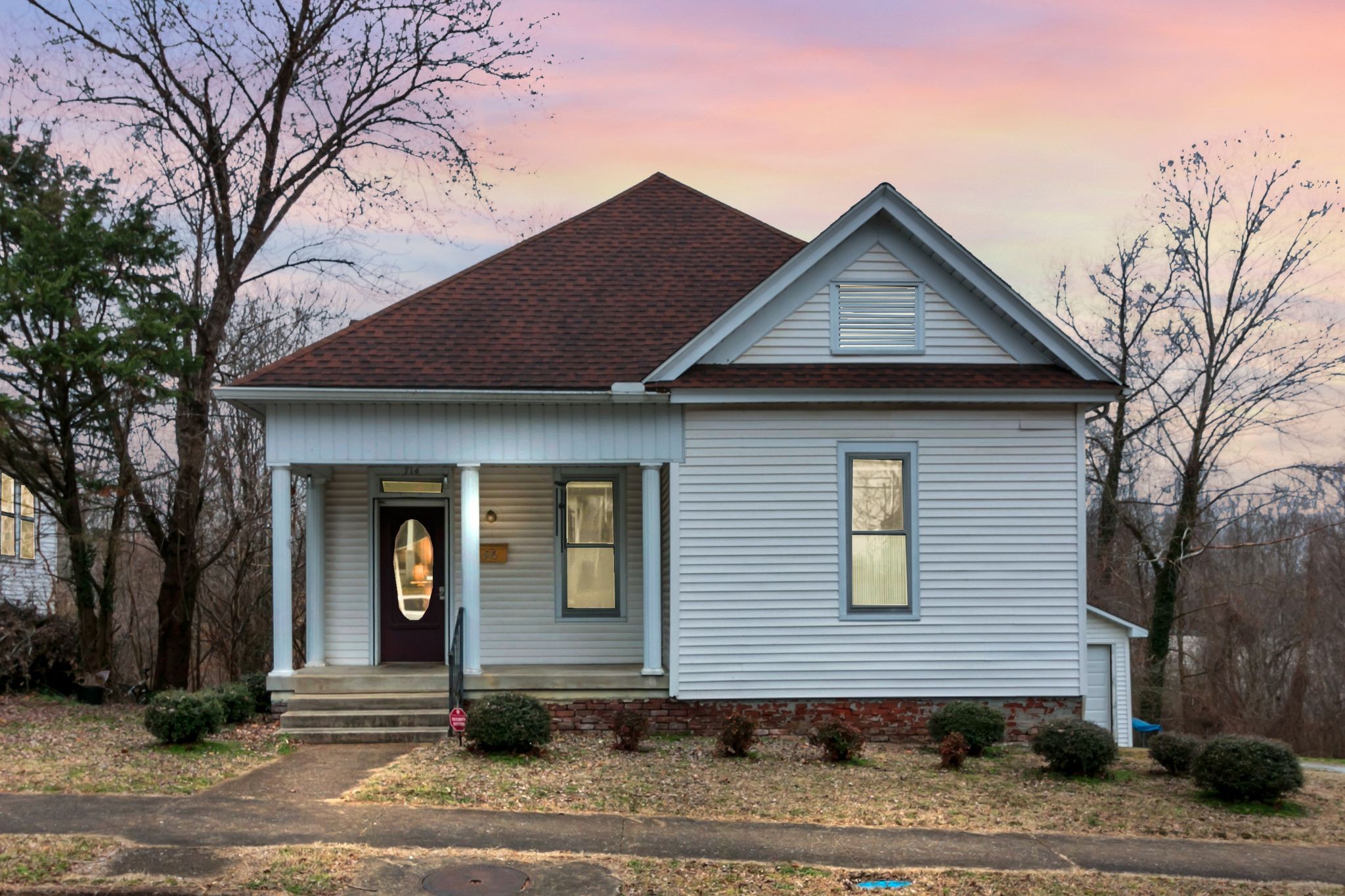 714 N Poplar St Property Photo