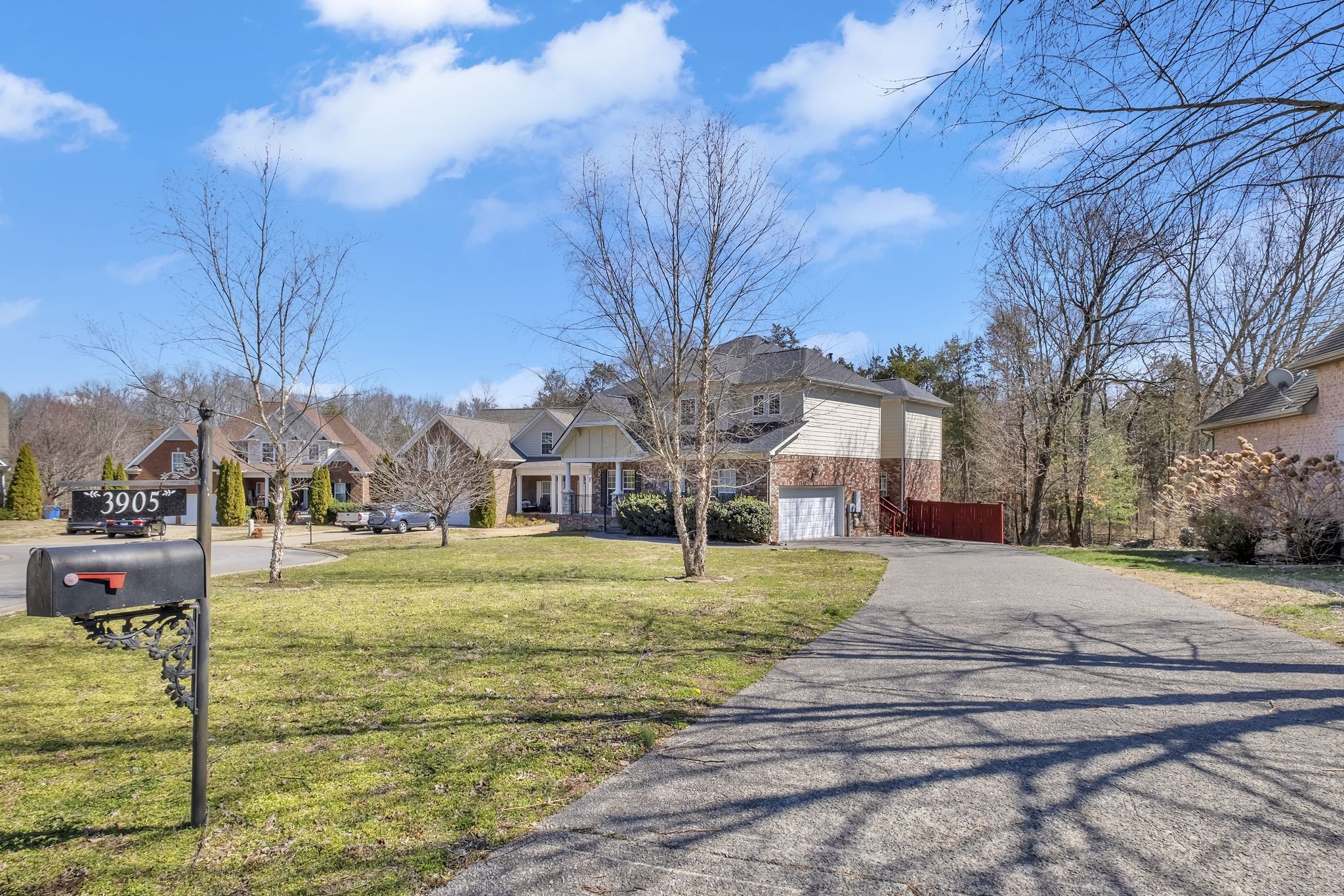 3905 Signature Ct Property Photo 4