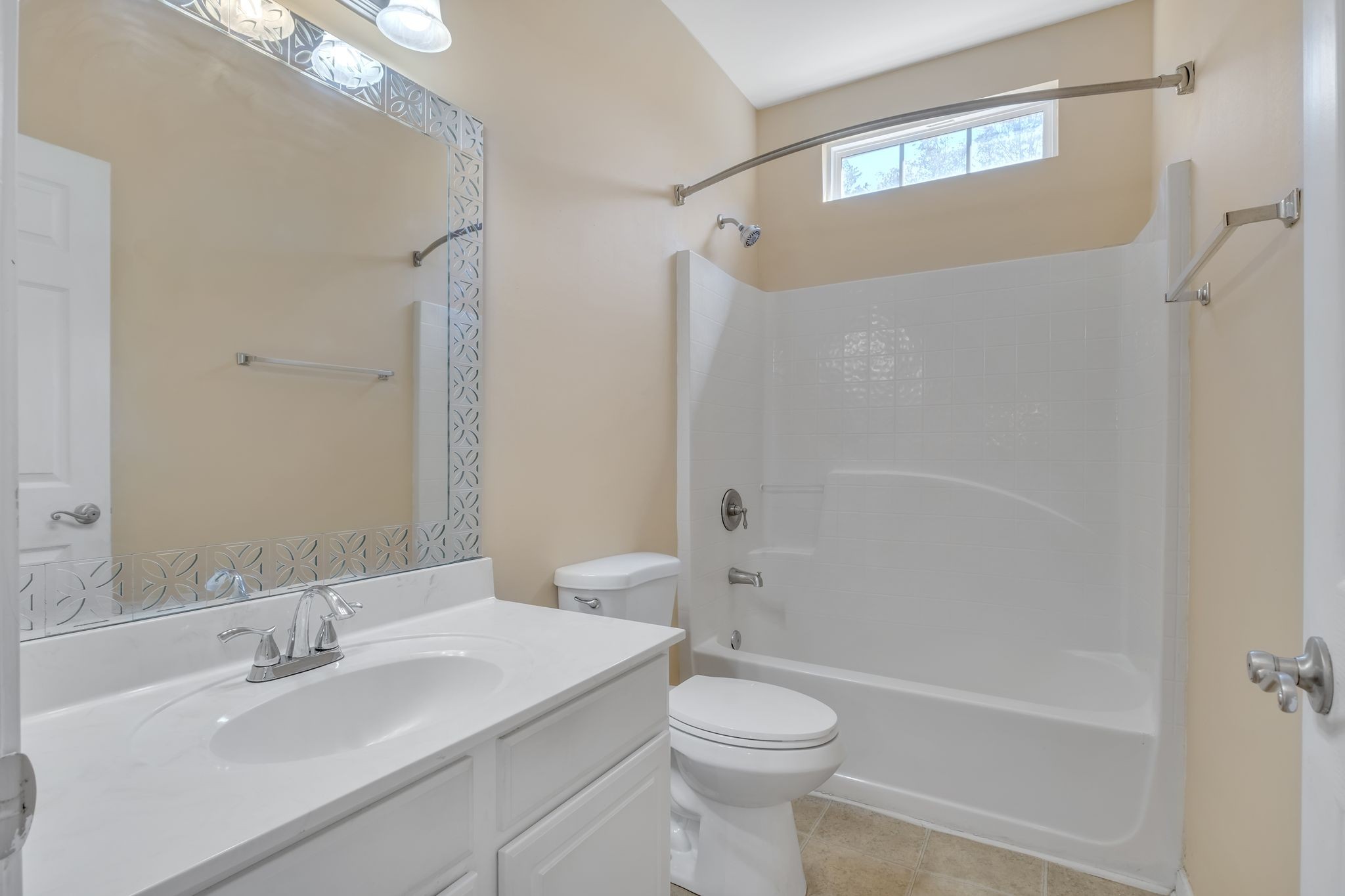 3905 Signature Ct Property Photo 24