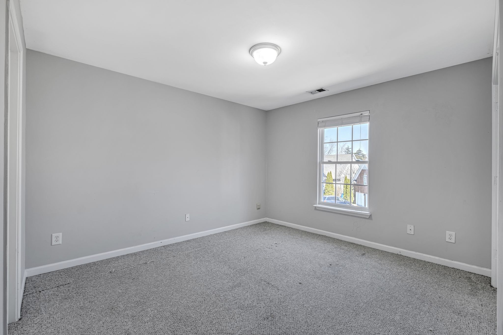 3905 Signature Ct Property Photo 34