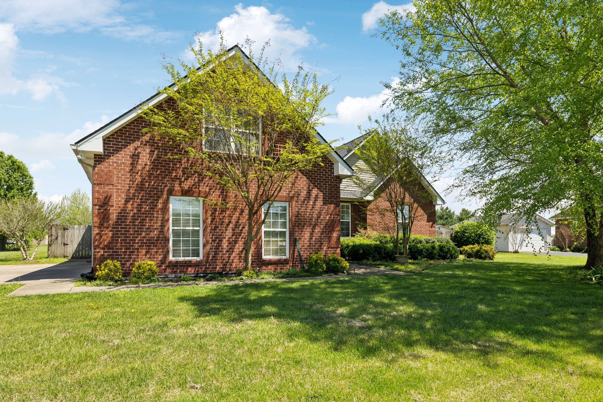1000 Roland Ct Property Photo 1