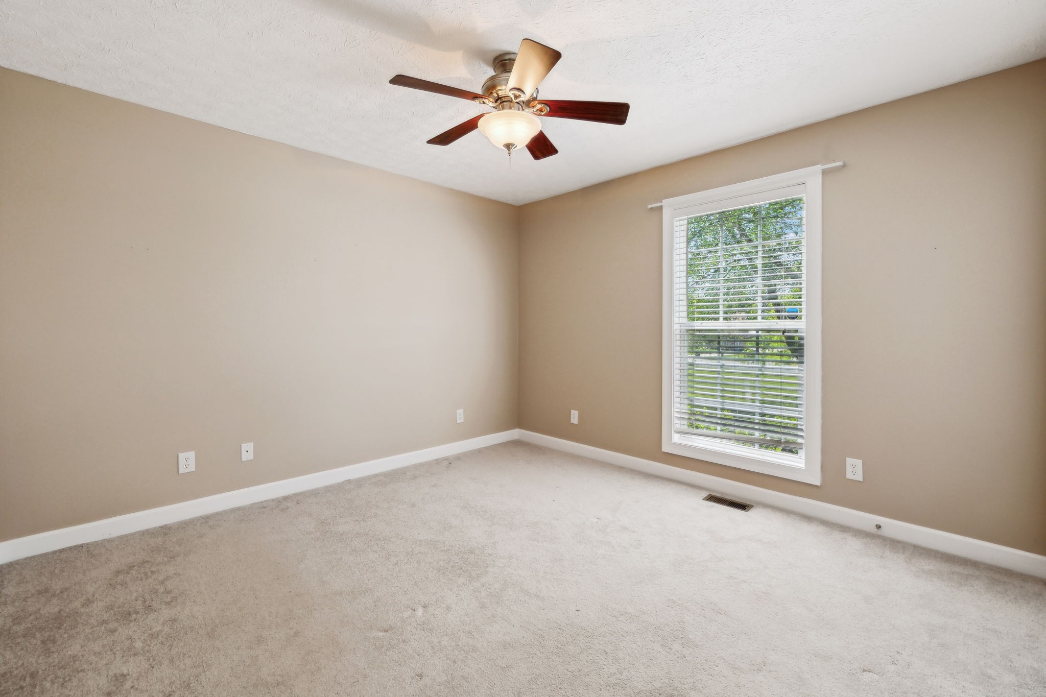 1000 Roland Ct Property Photo 37