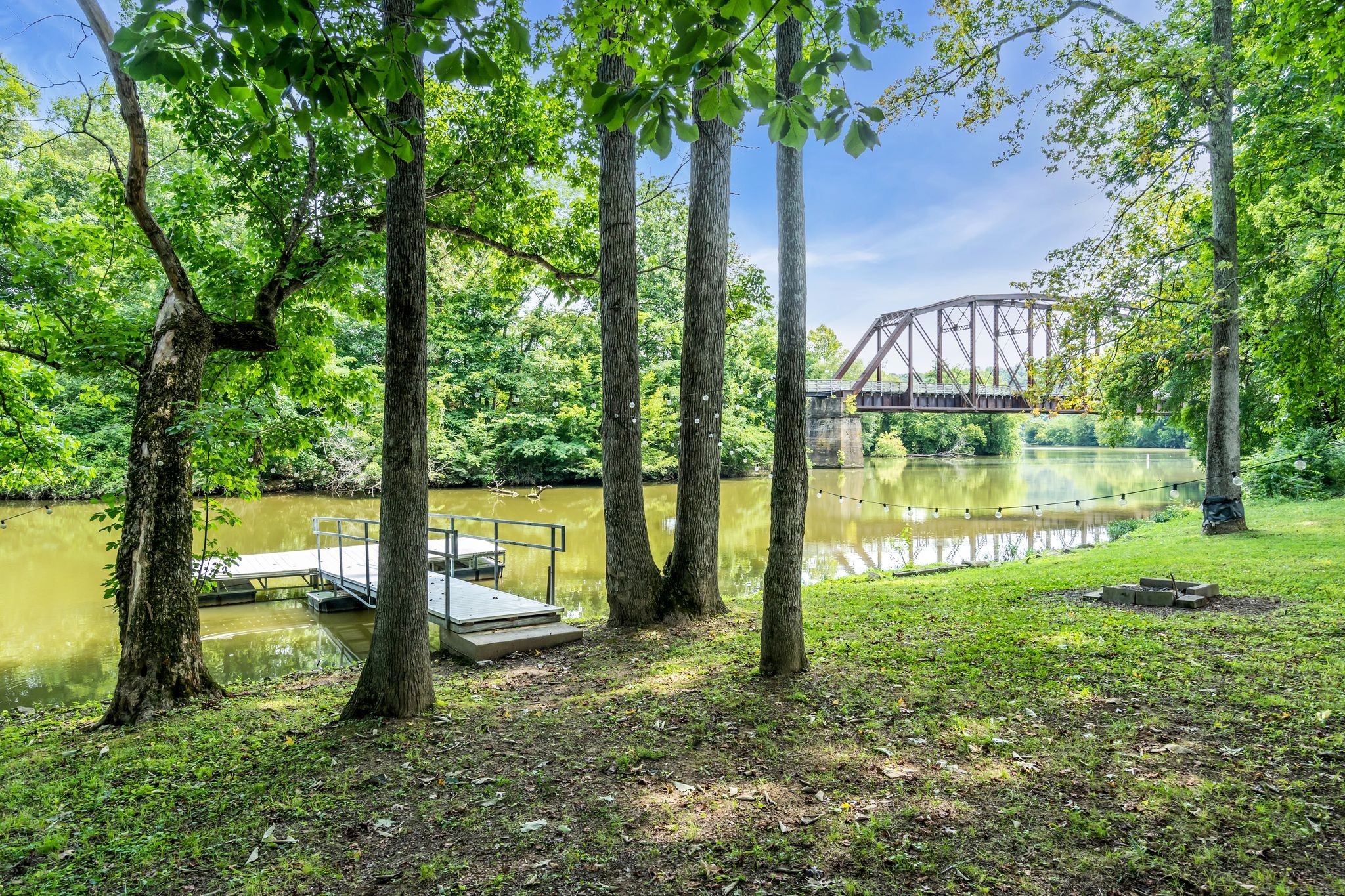 1353 Chapmansboro Rd Property Photo