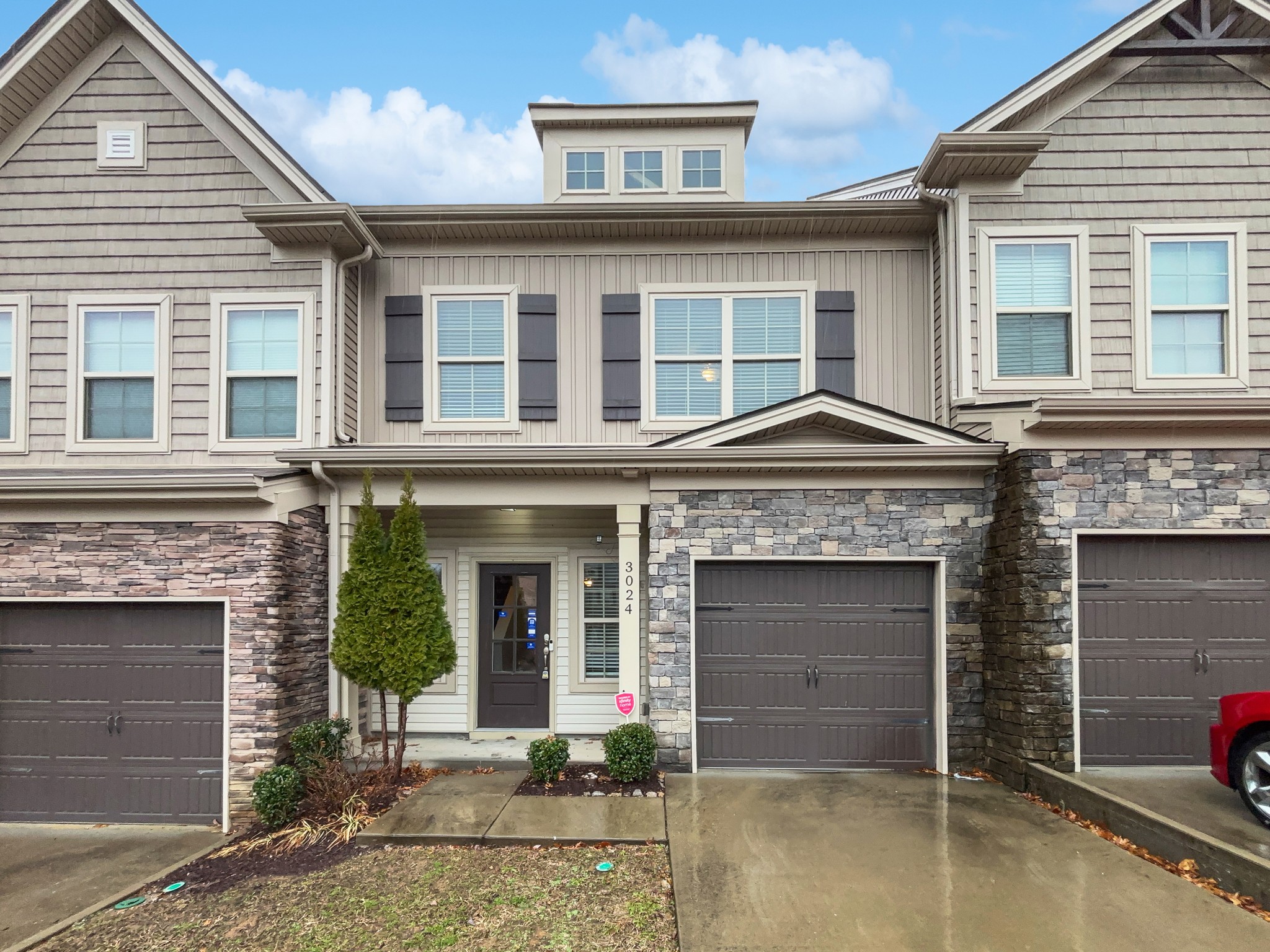 3024 Thornbury Pl Property Photo 1