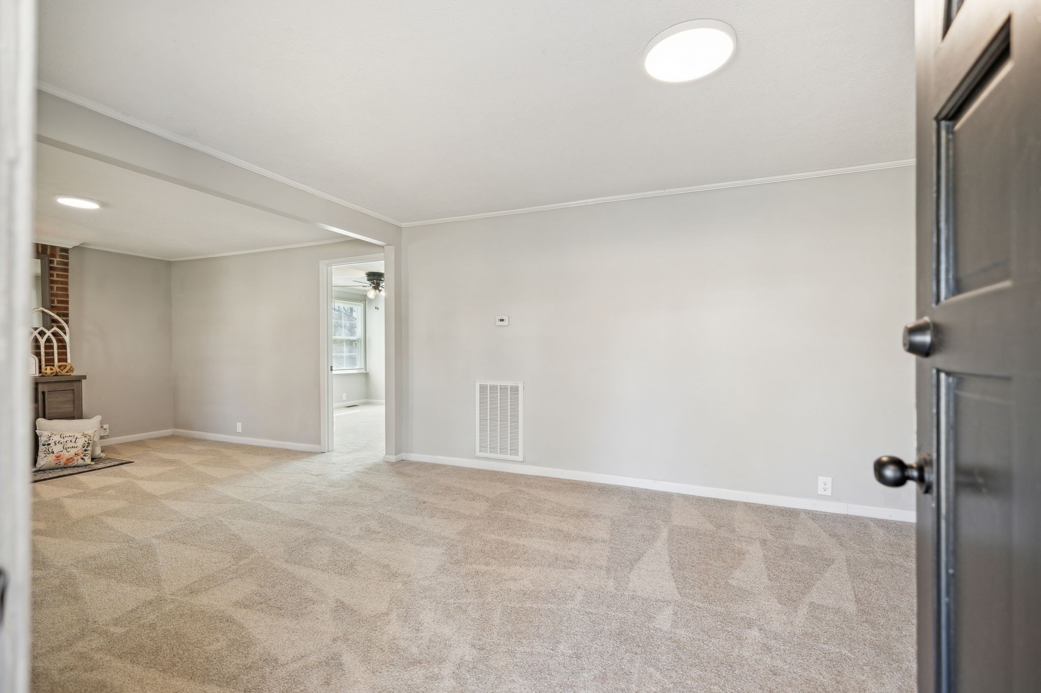 394 Smith Ave Property Photo 6