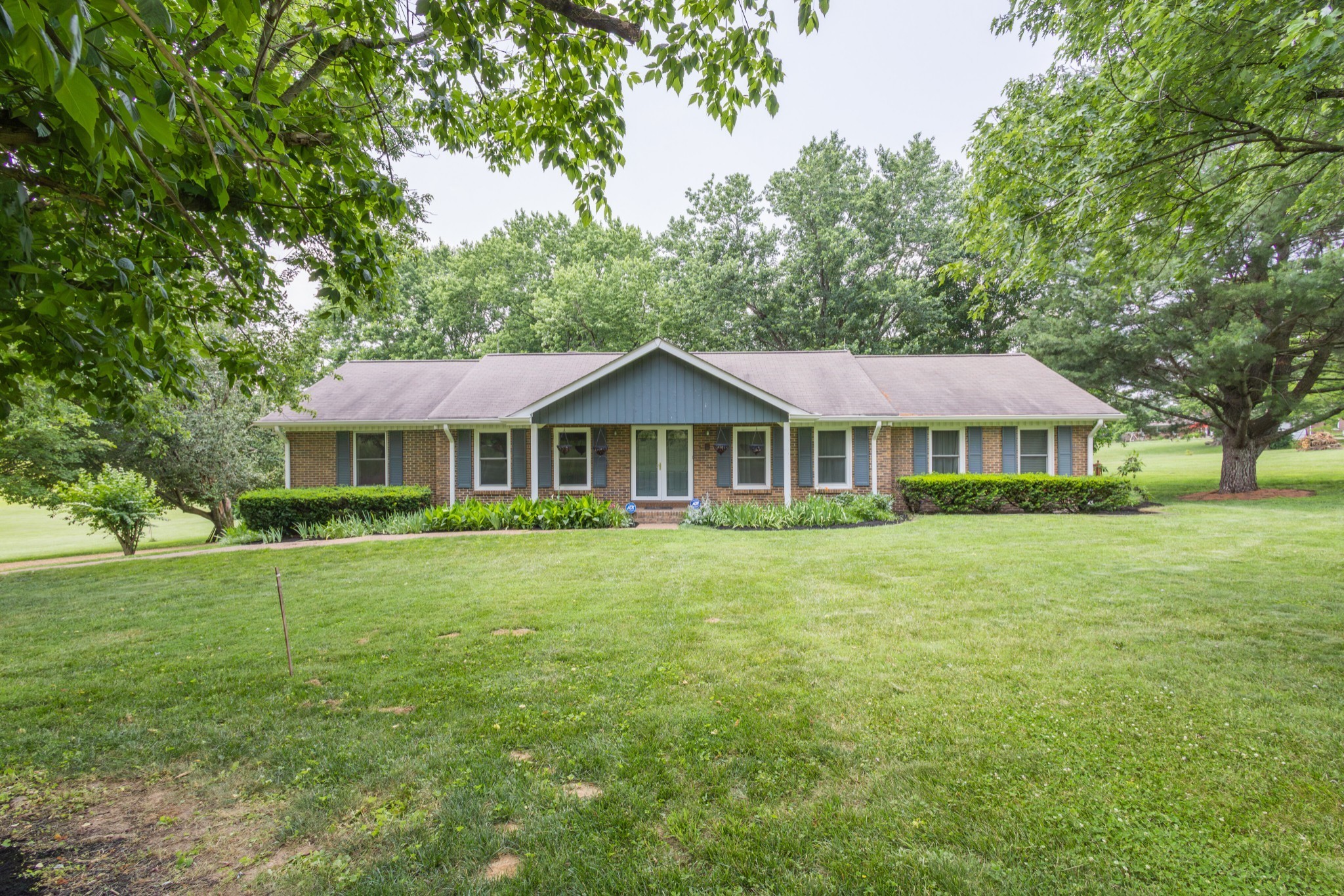 1726 Lewisburg Pike Property Photo 1