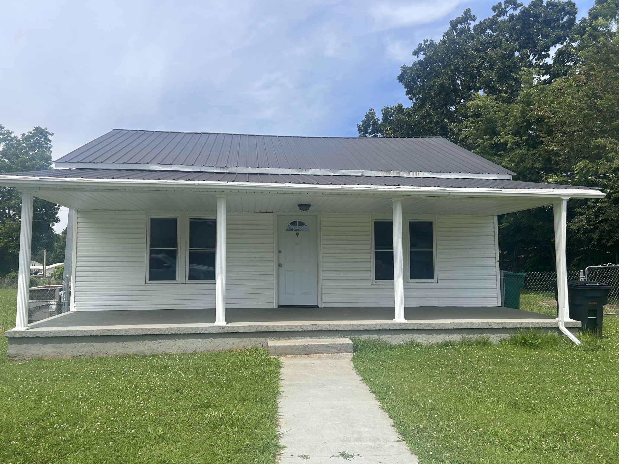 107 Foster Ave Property Photo