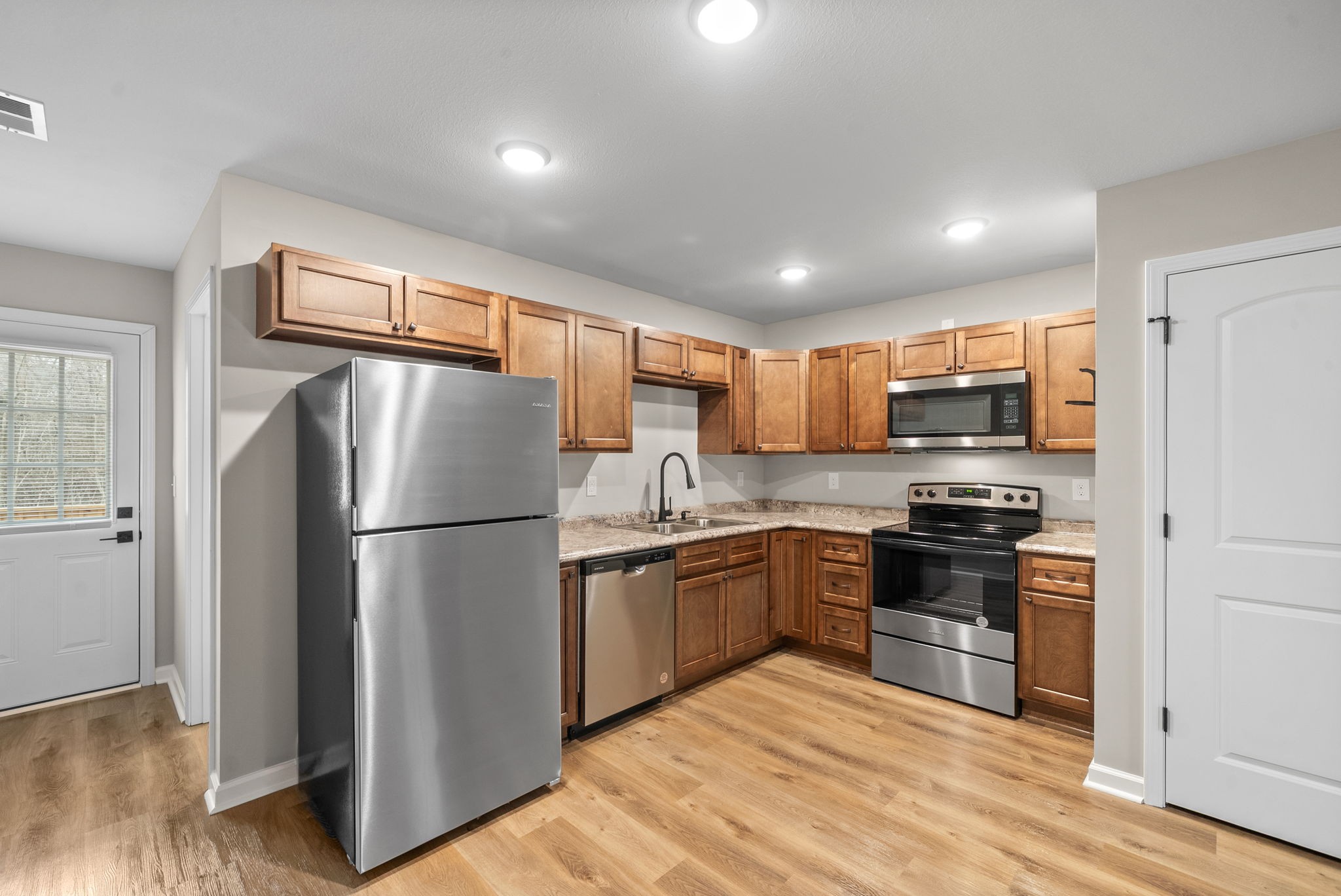 1655 Evans Rd Property Photo 4