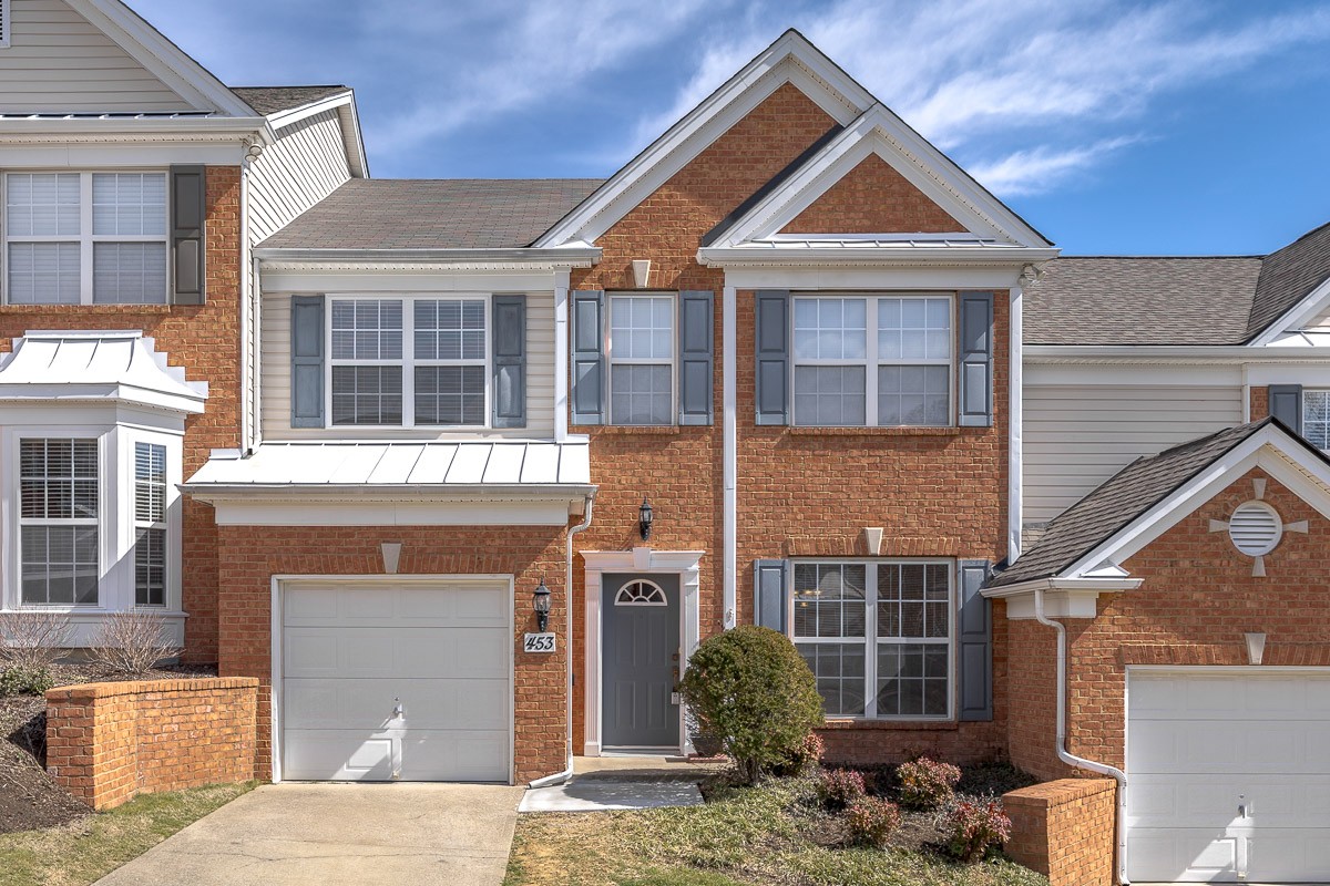 453 Old Towne Dr Property Photo 1