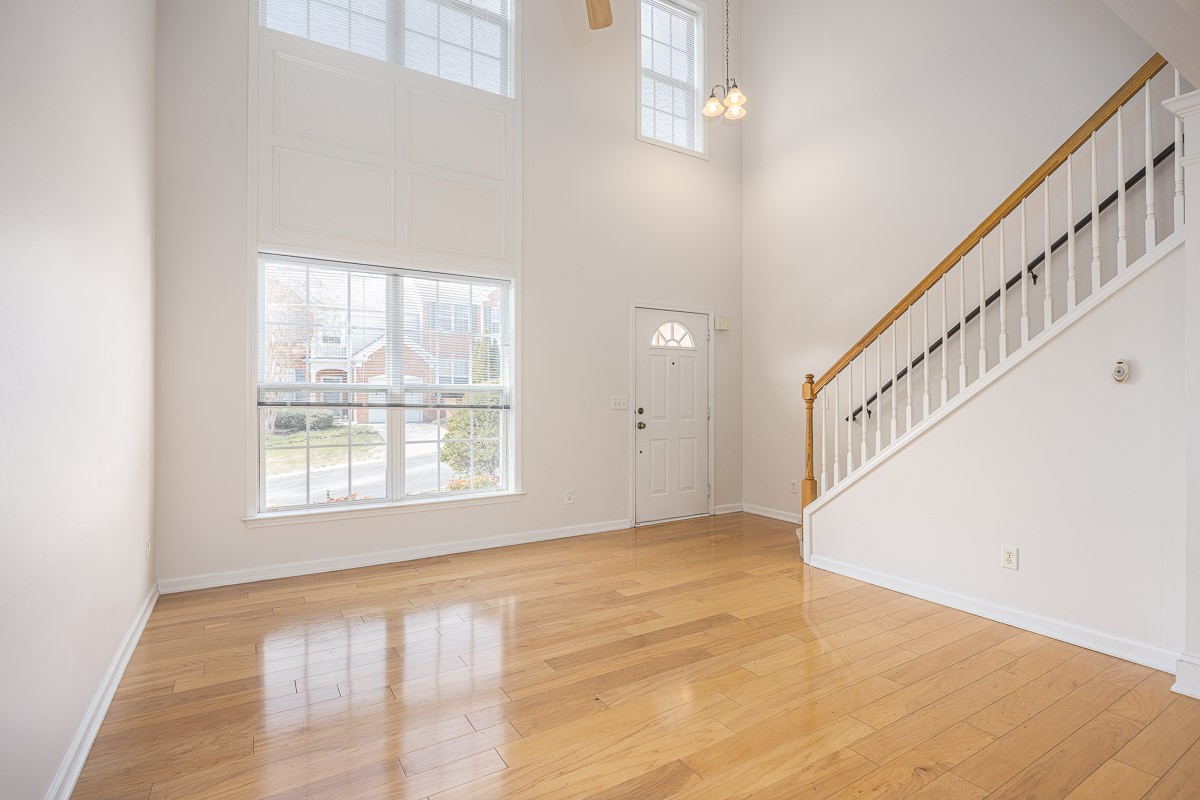 453 Old Towne Dr Property Photo 3