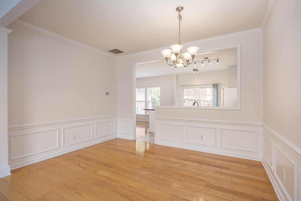 453 Old Towne Dr Property Photo 5