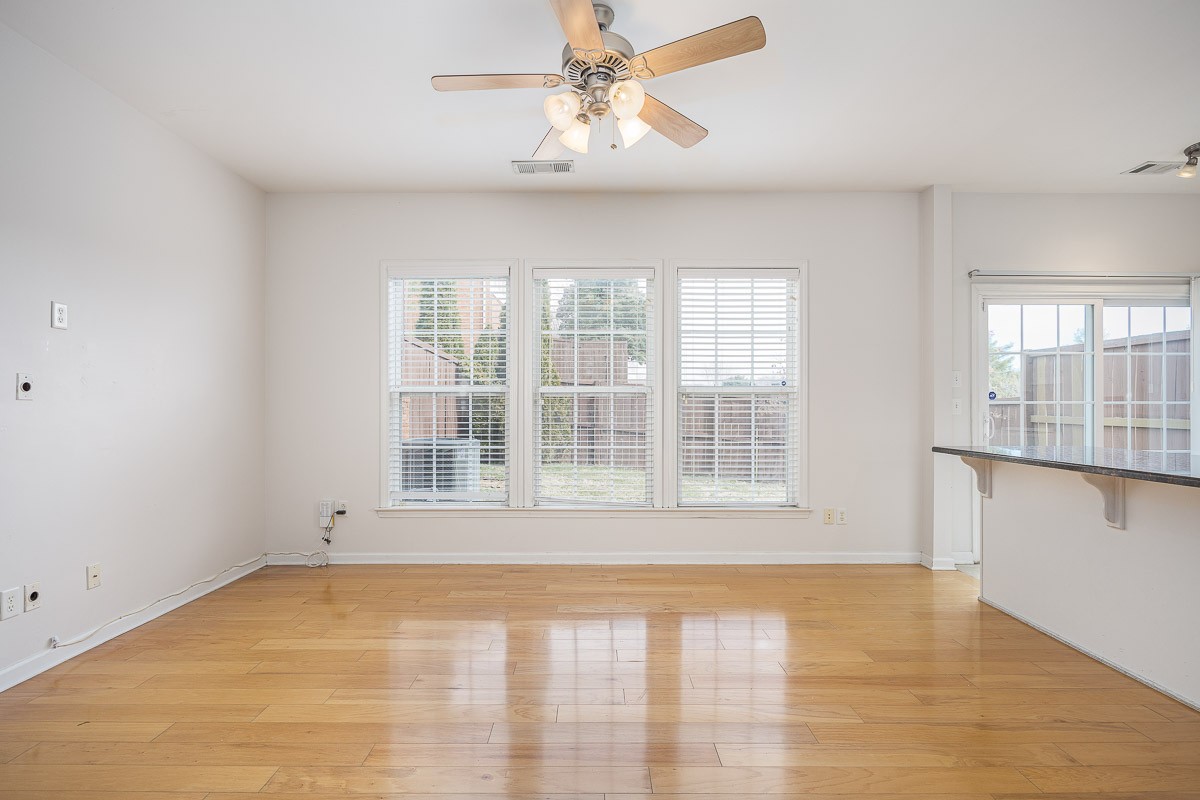 453 Old Towne Dr Property Photo 12
