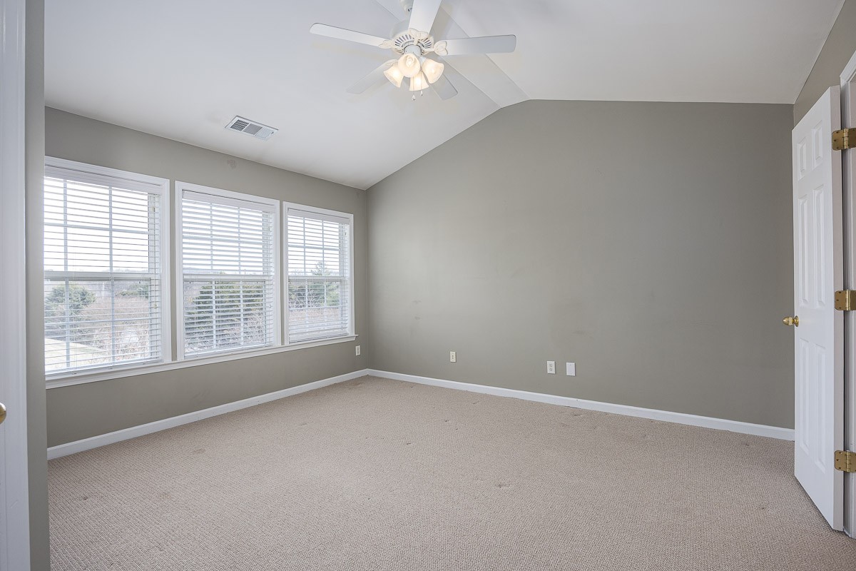 453 Old Towne Dr Property Photo 14
